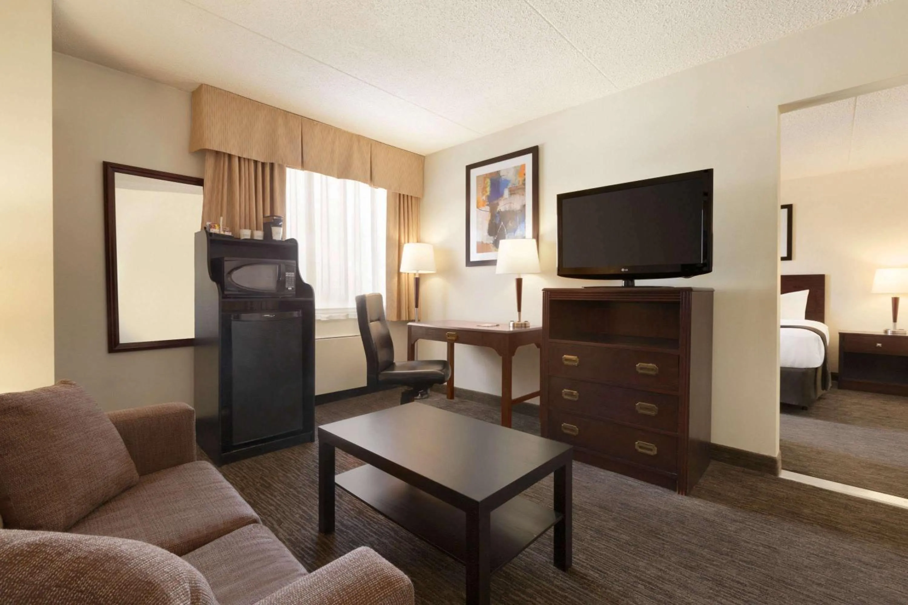 Photo of the whole room, Bed in Travelodge by Wyndham Edmonton South