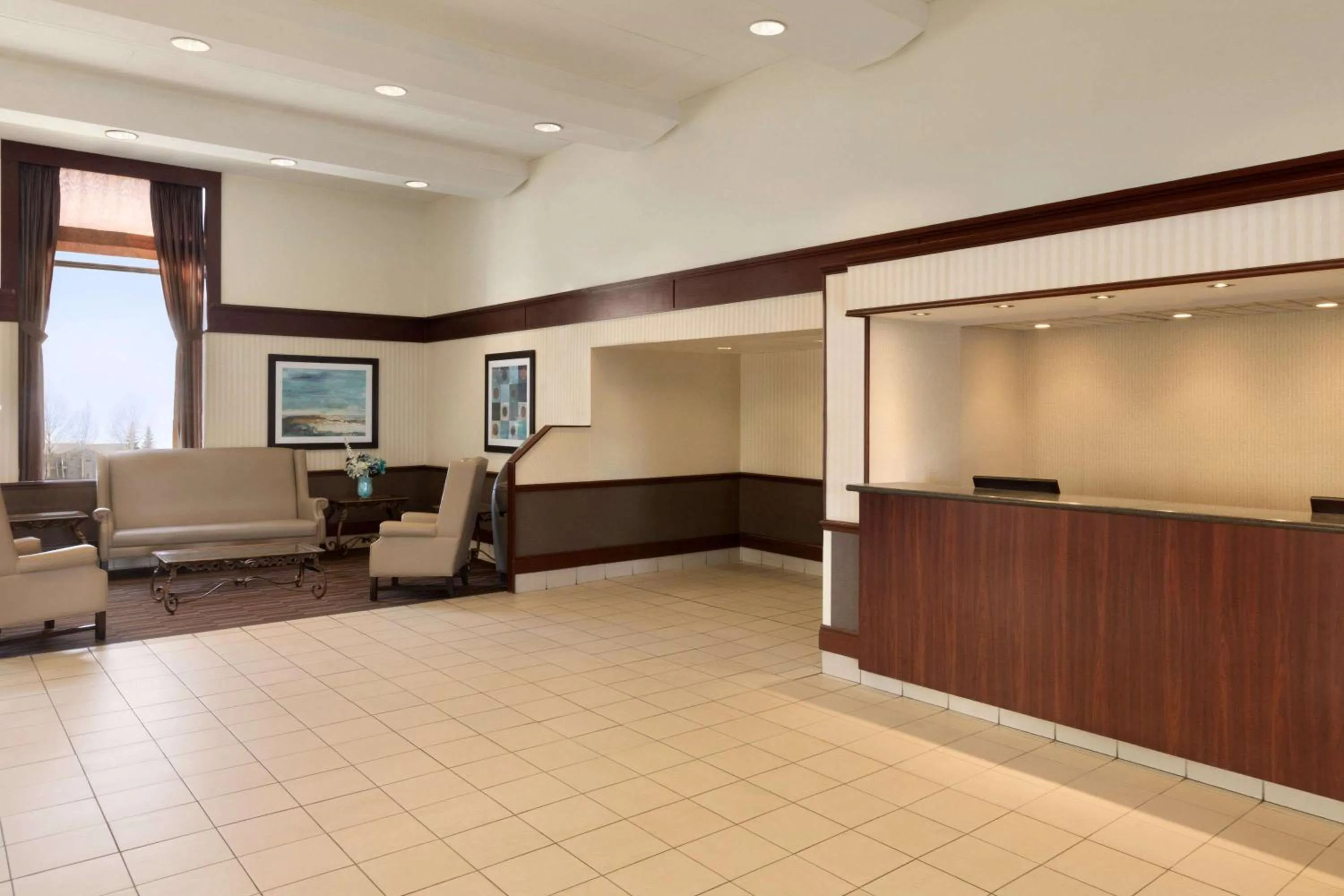 Lobby or reception in Travelodge by Wyndham Edmonton South
