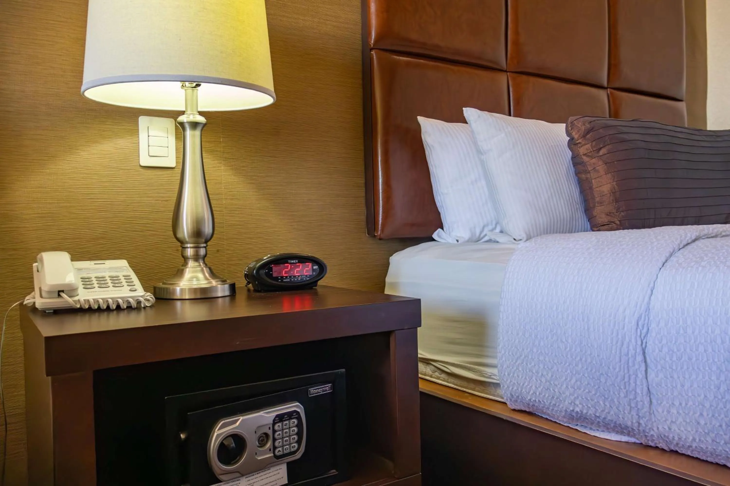 Bedroom, Bed in Best Western PREMIER Monterrey Aeropuerto