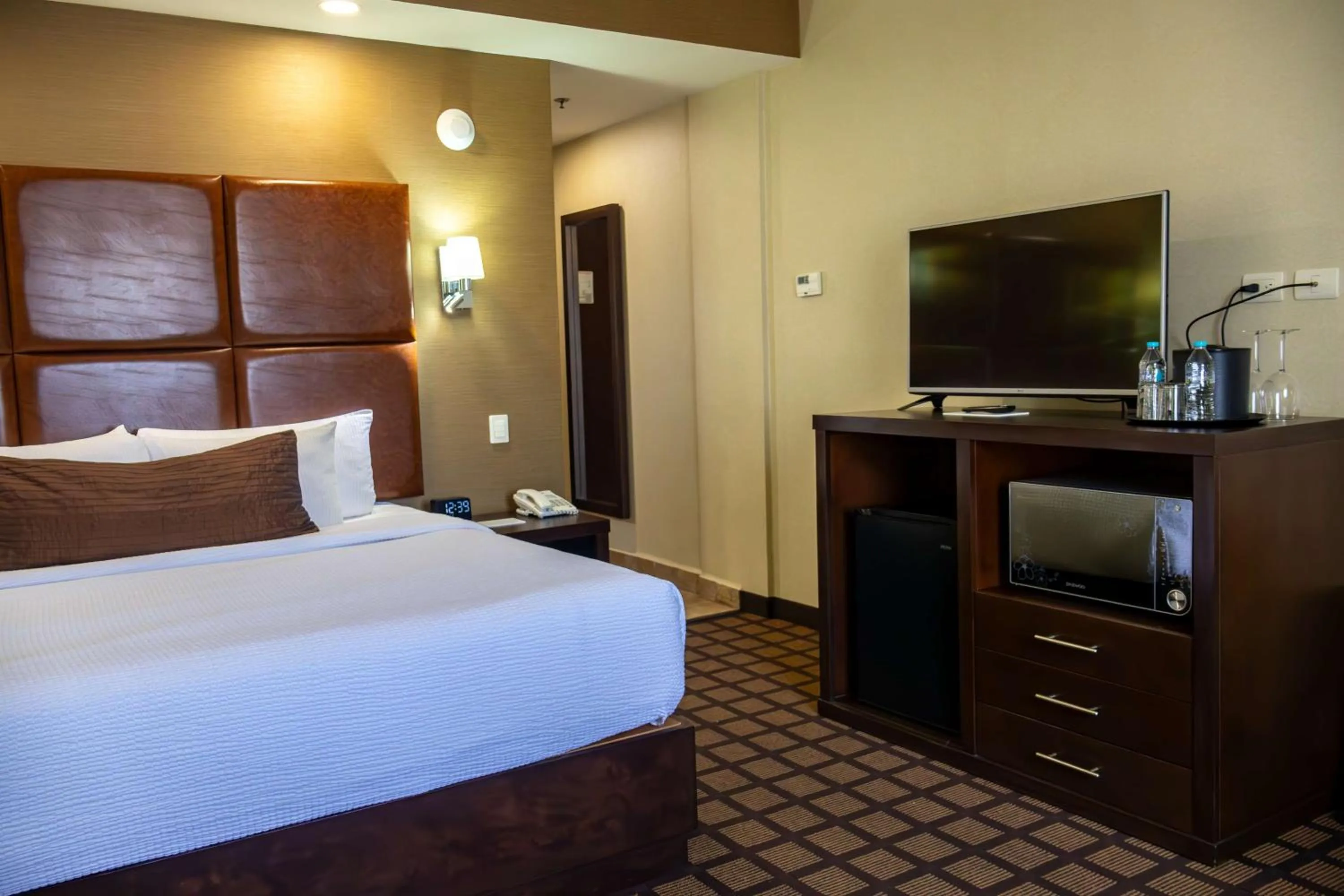 Bedroom, Bed in Best Western PREMIER Monterrey Aeropuerto