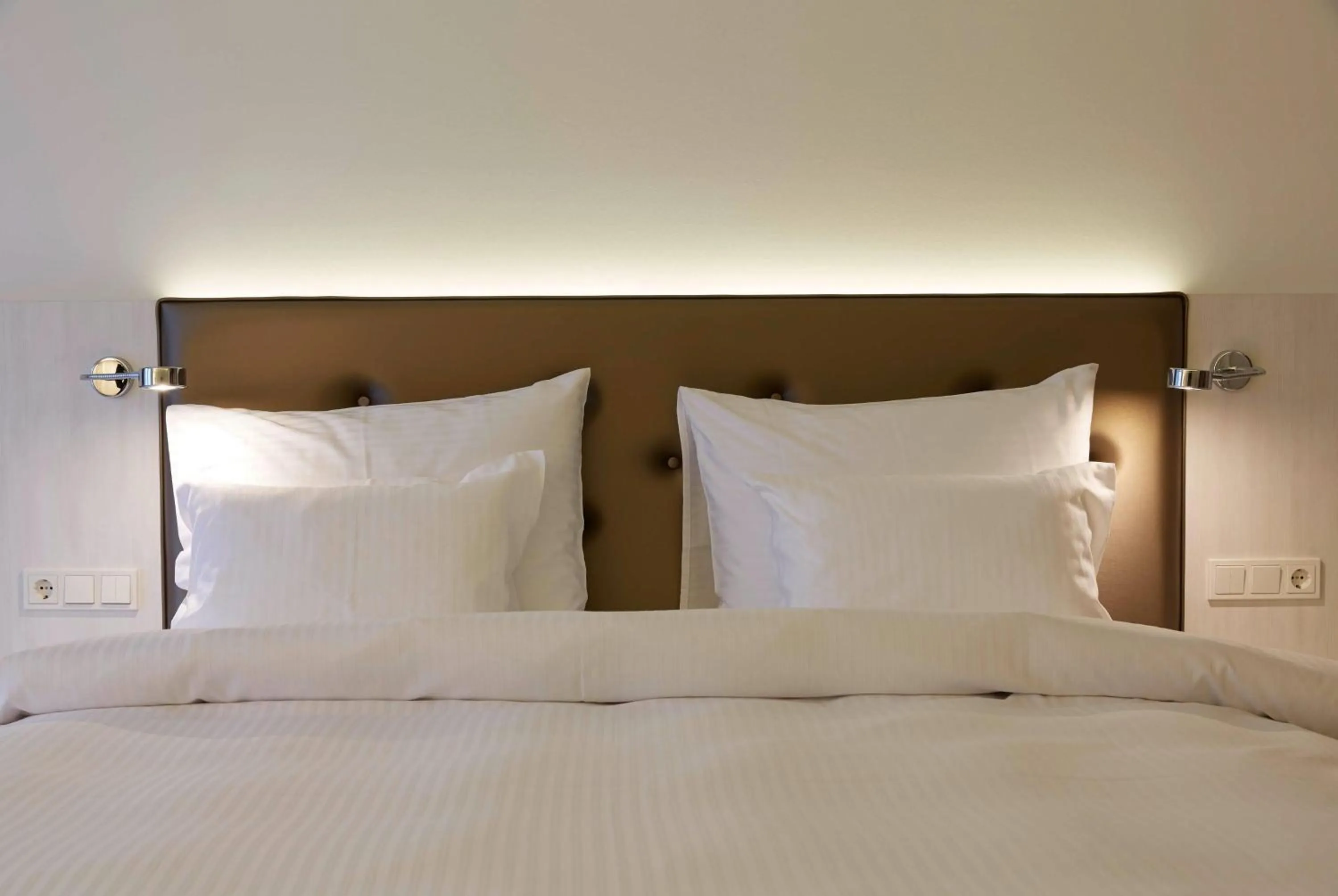 Photo of the whole room, Bed in elaya hotel kleve, Trademark Collection by Wyndham