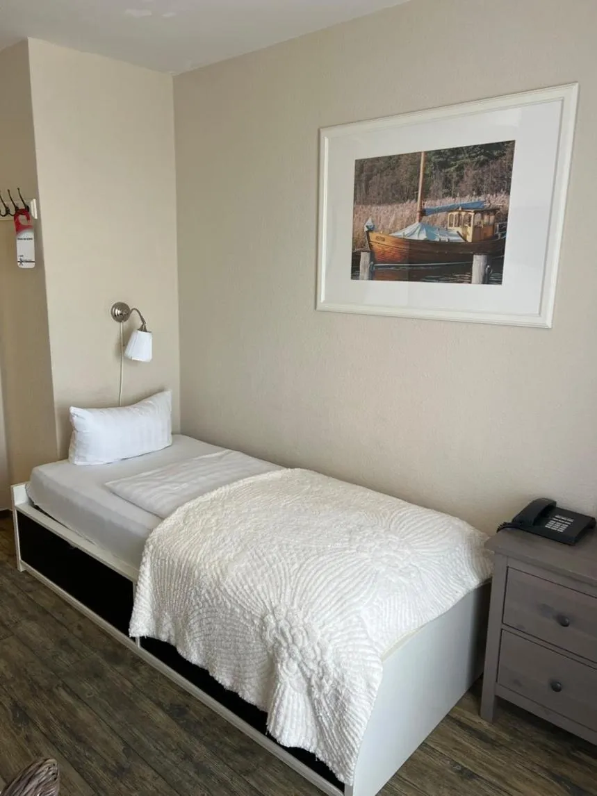 Bed in Hotel Admiral Scheer