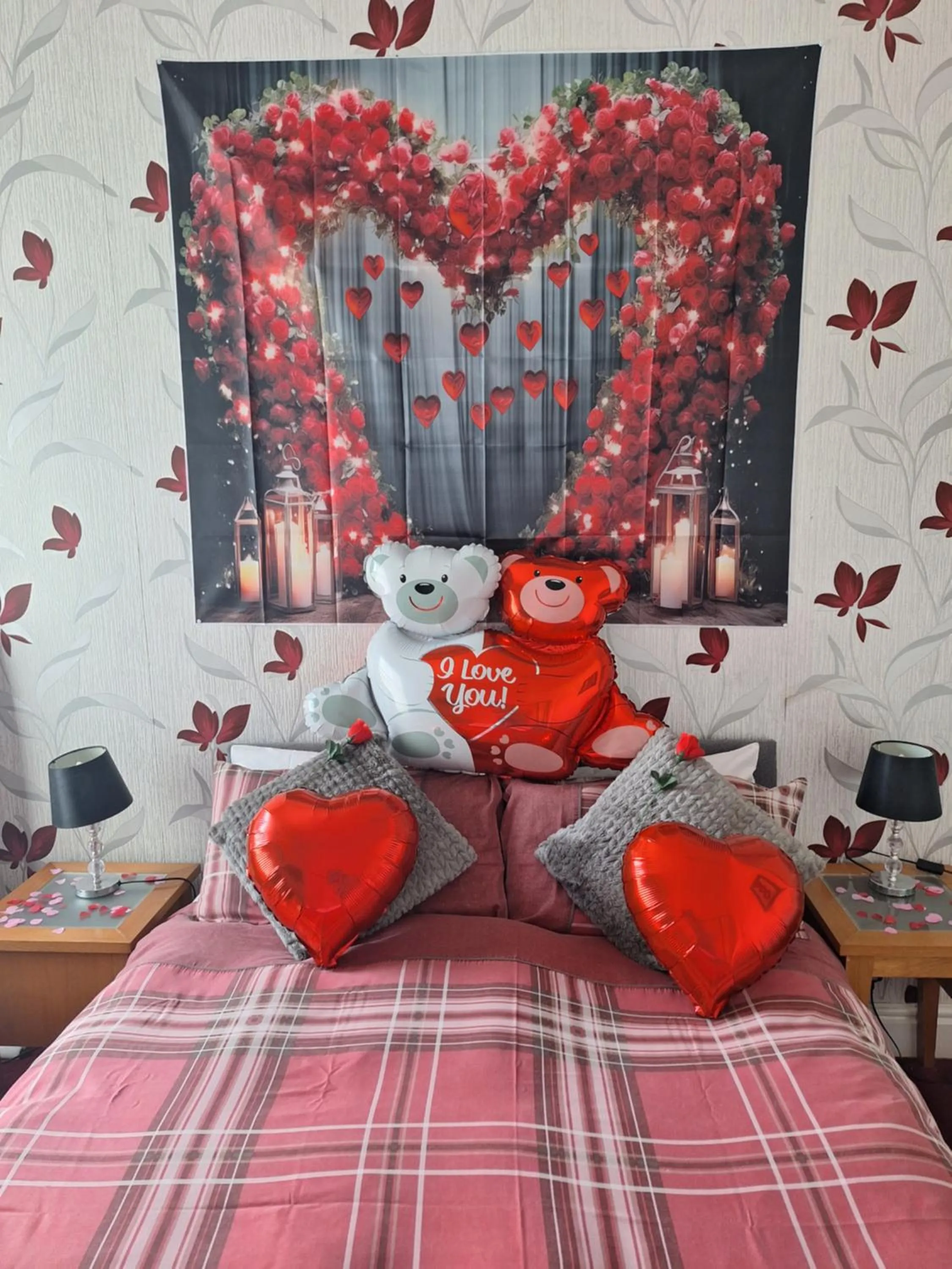 Photo of the whole room, Bed in The Garnett