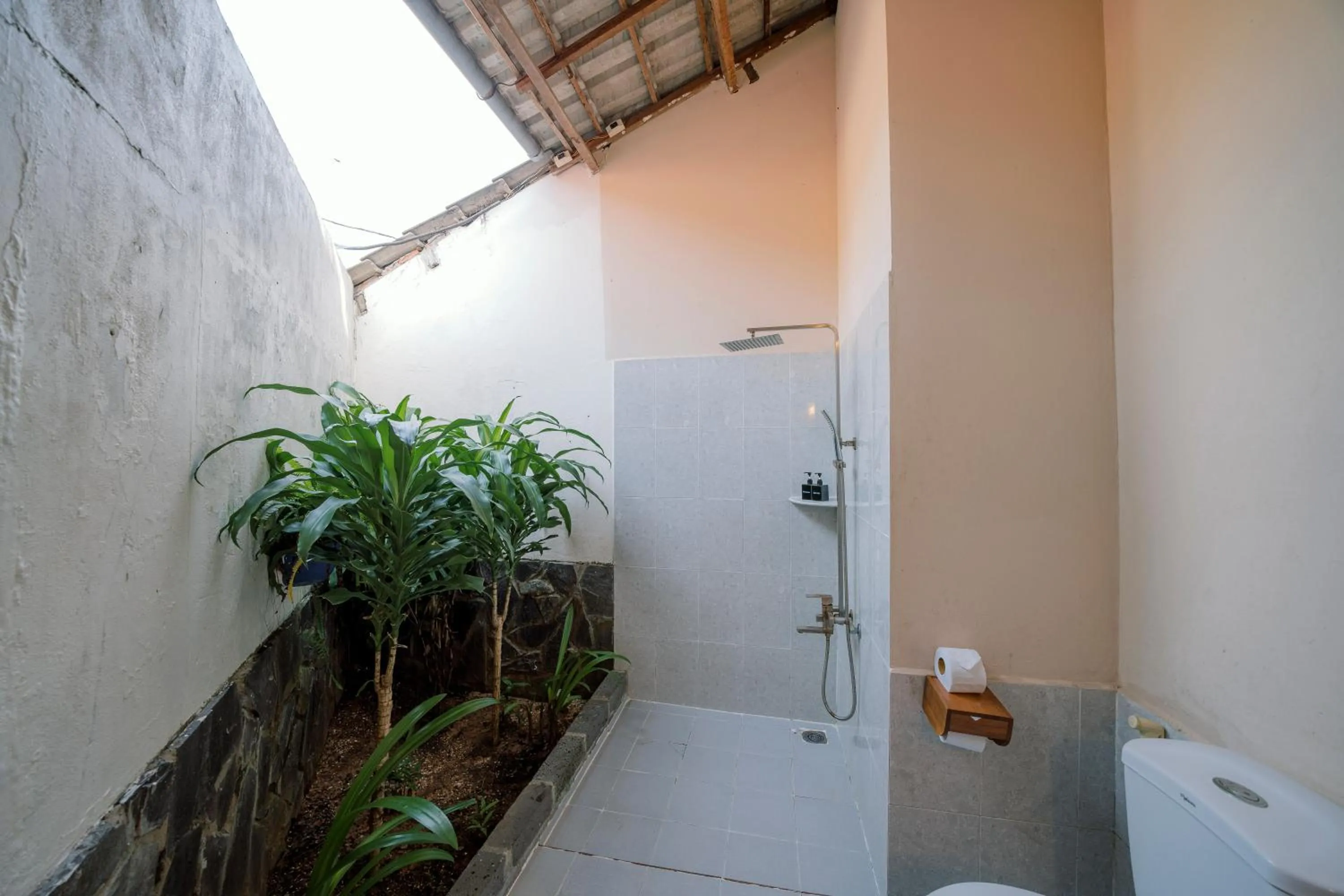 Bathroom in La Mer Resort, Phú Quốc