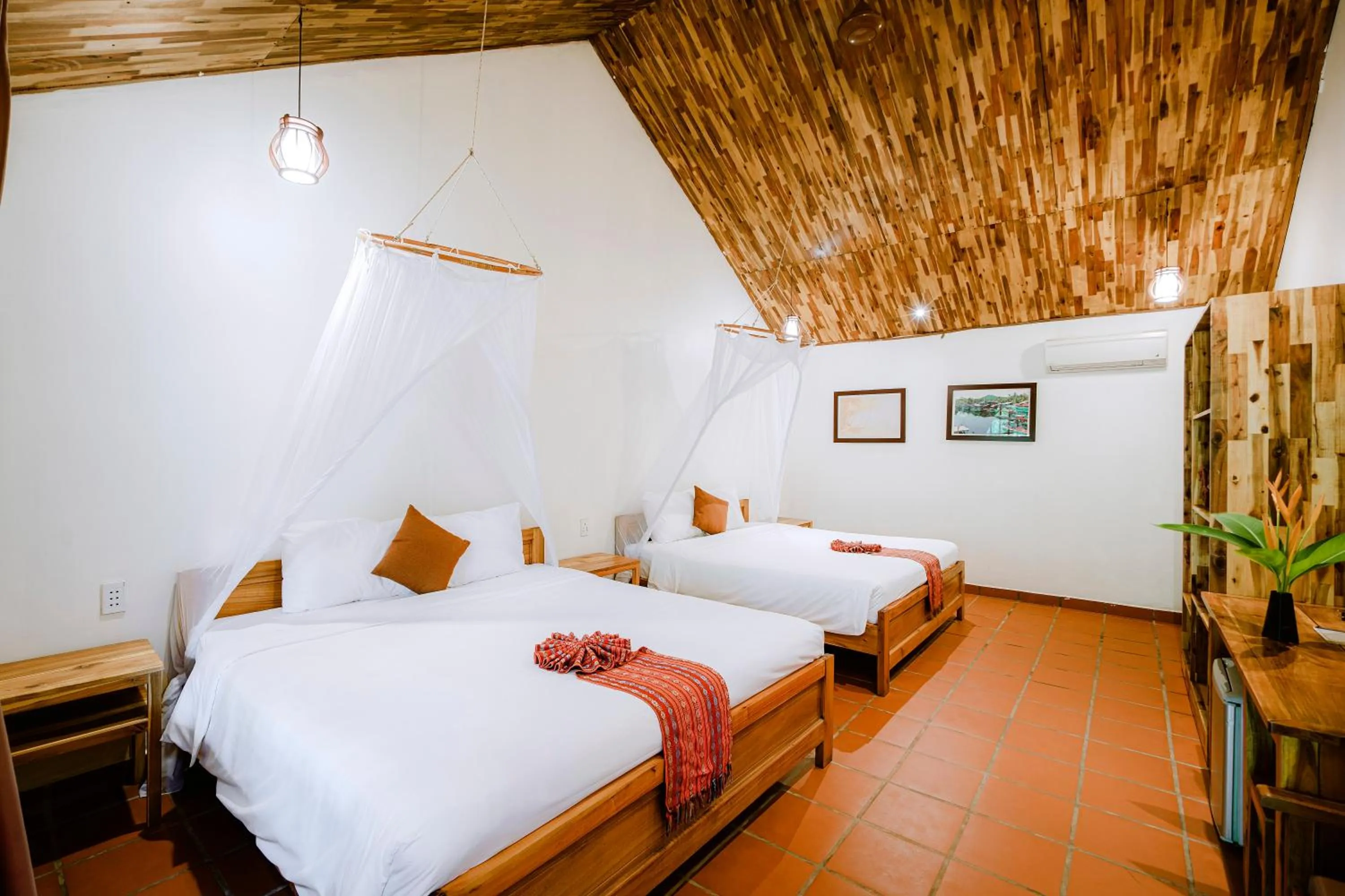 Bedroom, Bed in La Mer Resort, Phú Quốc