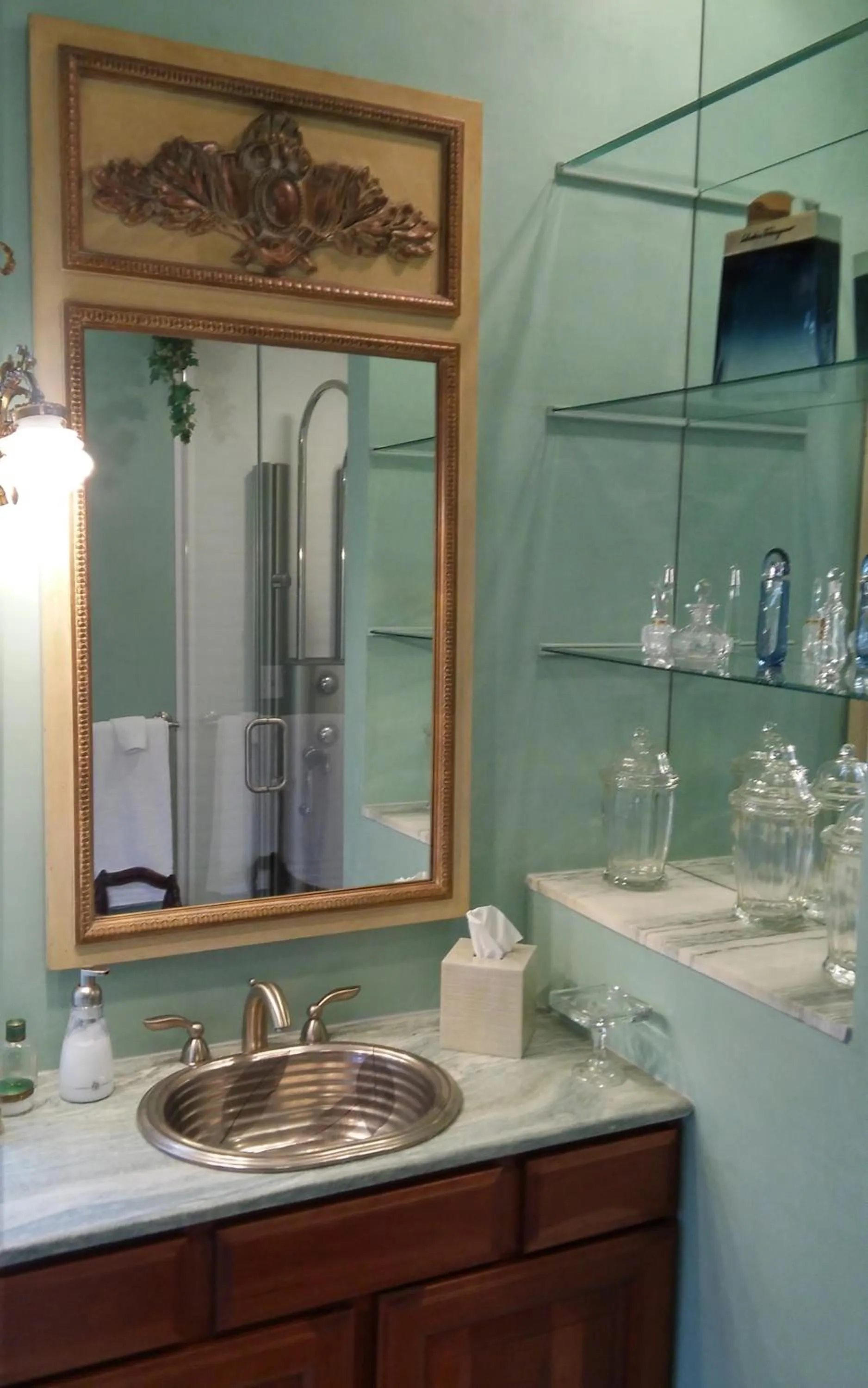 Bathroom in Inntiquity, A Country Inn