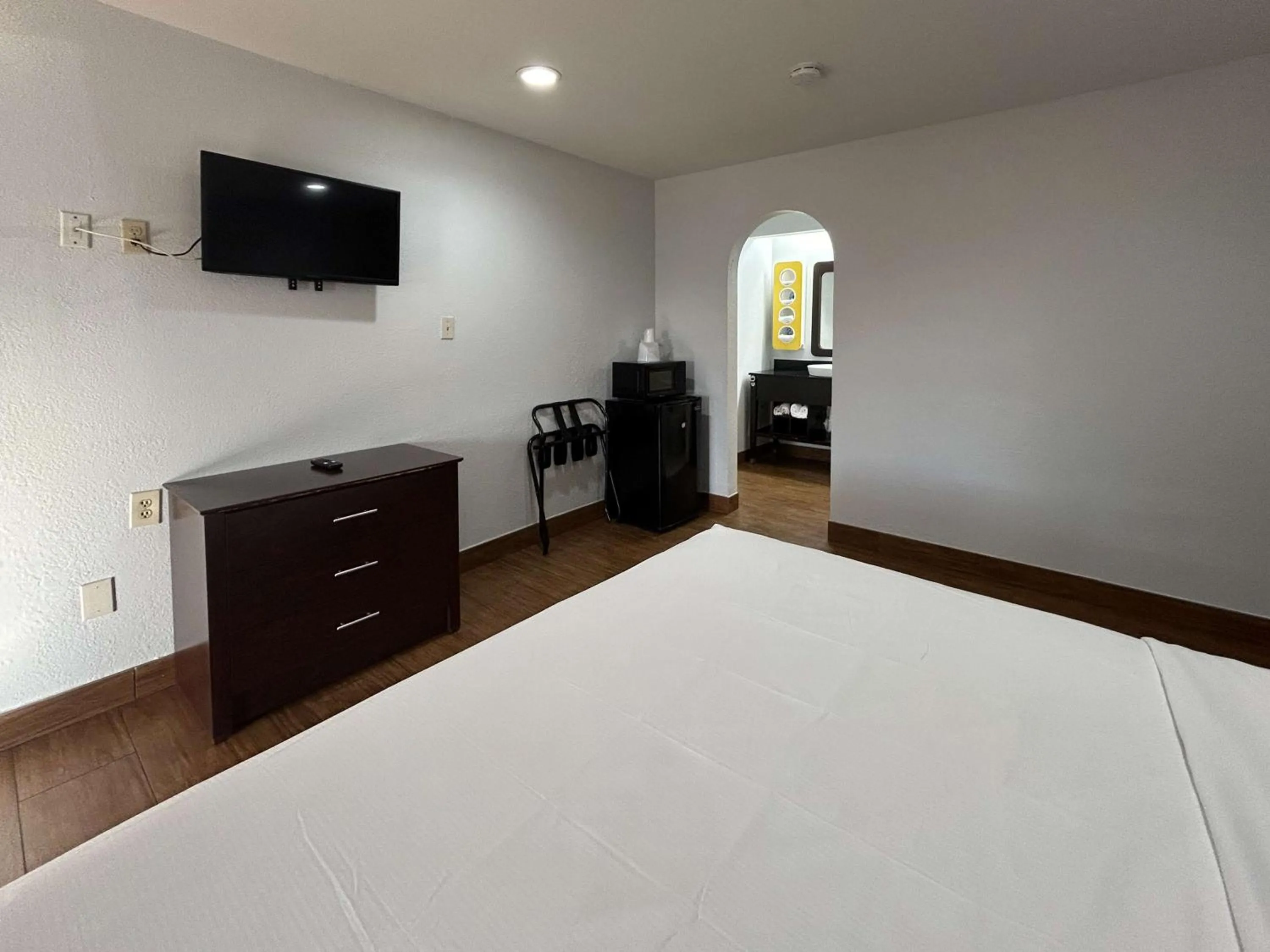 Bedroom, Bed in Motel 6 Denham Springs, LA