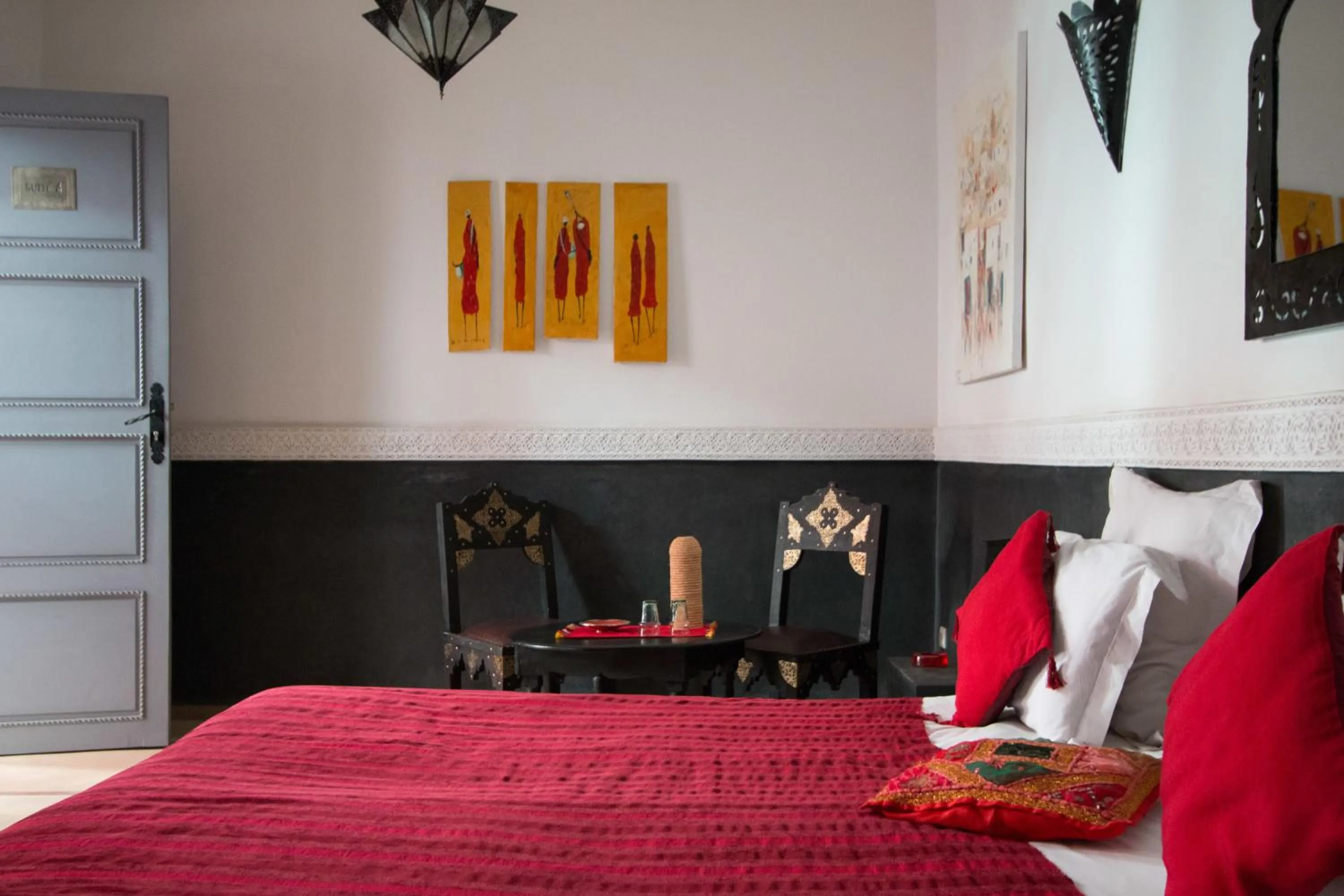 Staff, Bed in Riad Alegria