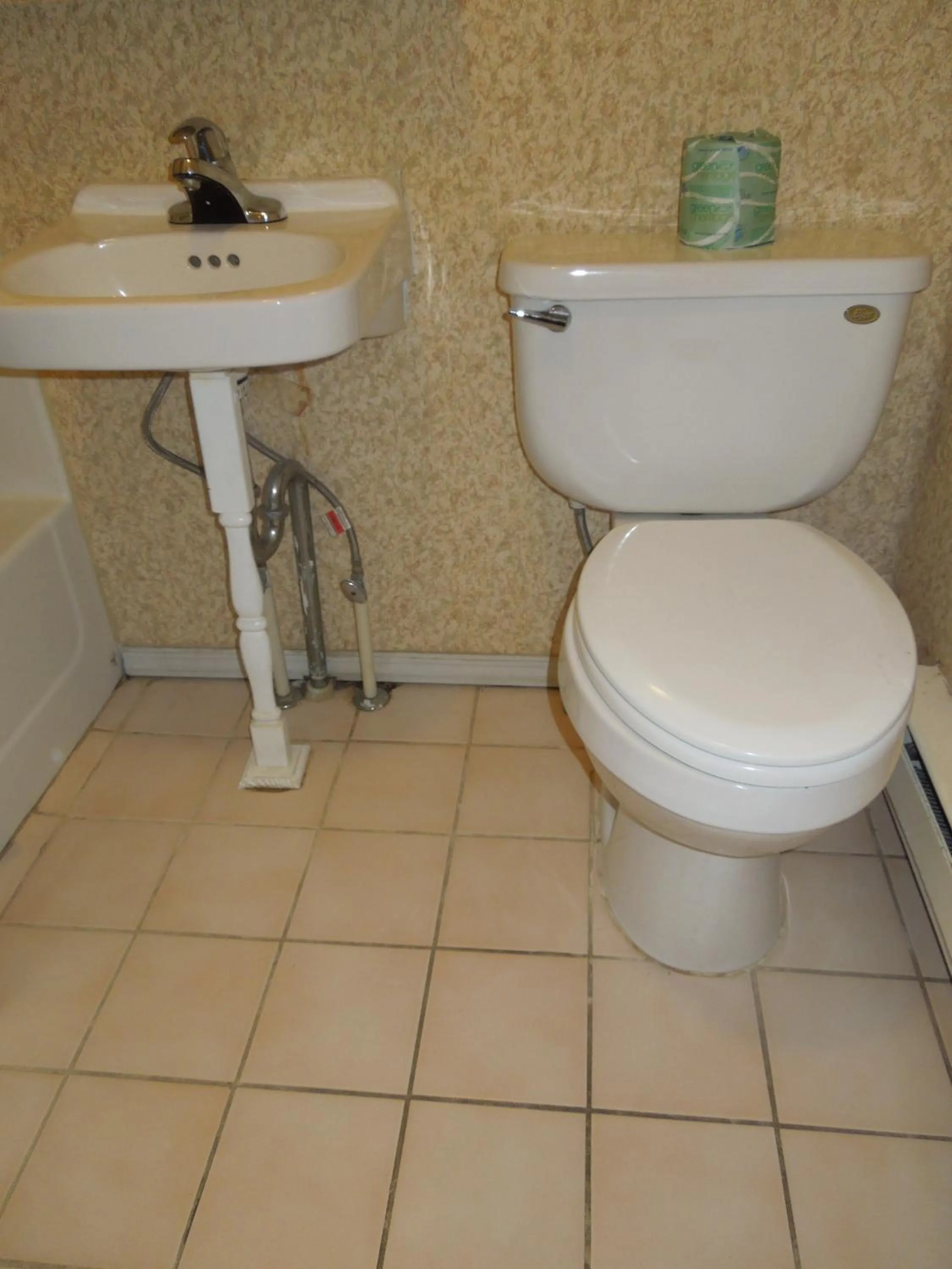 Bathroom in Value Inn East Stroudsburg