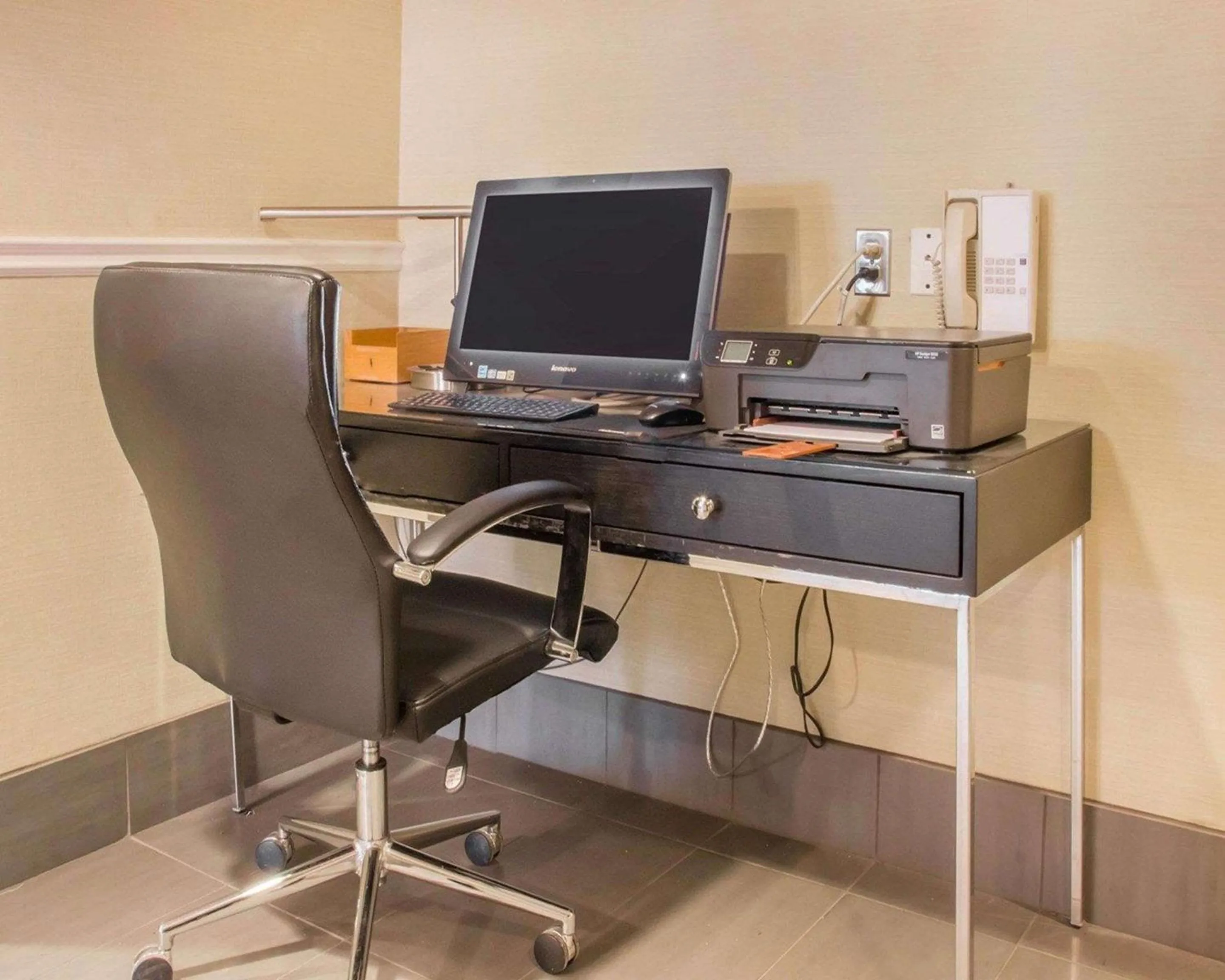 Business facilities in Comfort Inn South