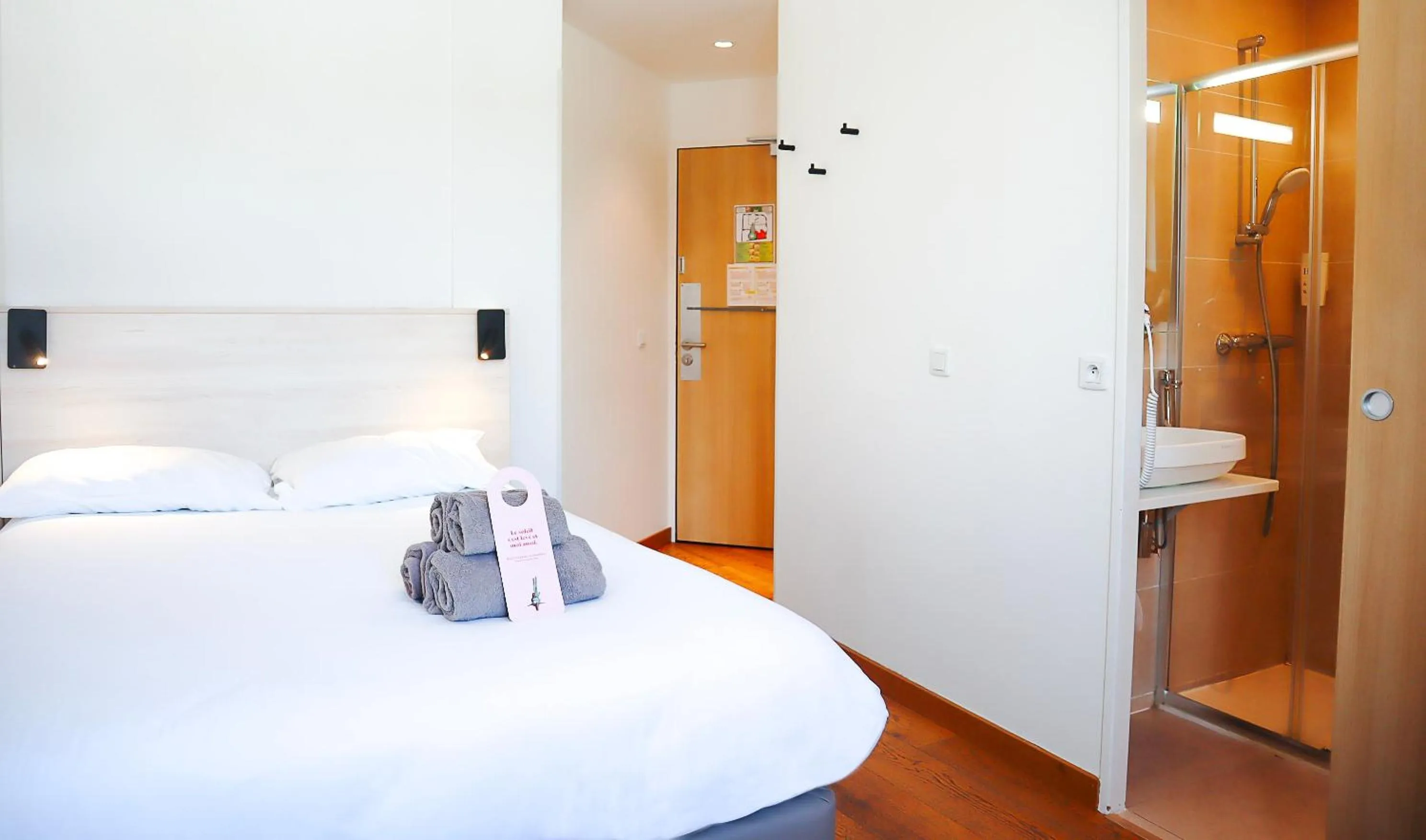 Bedroom, Bed in HOTEL AMBASSADEUR