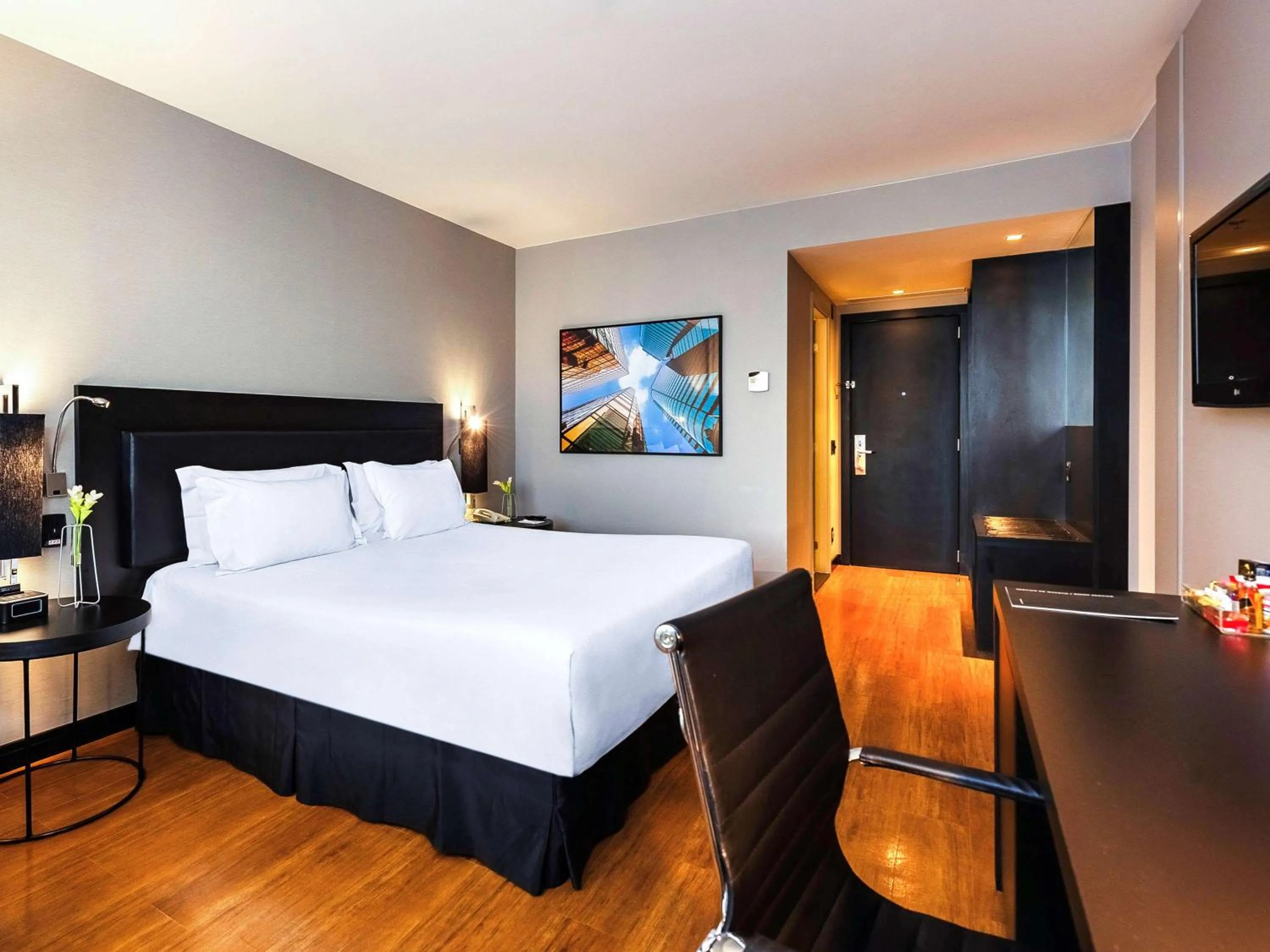 Photo of the whole room, Bed in Grand Mercure Sao Paulo Vila Olimpia