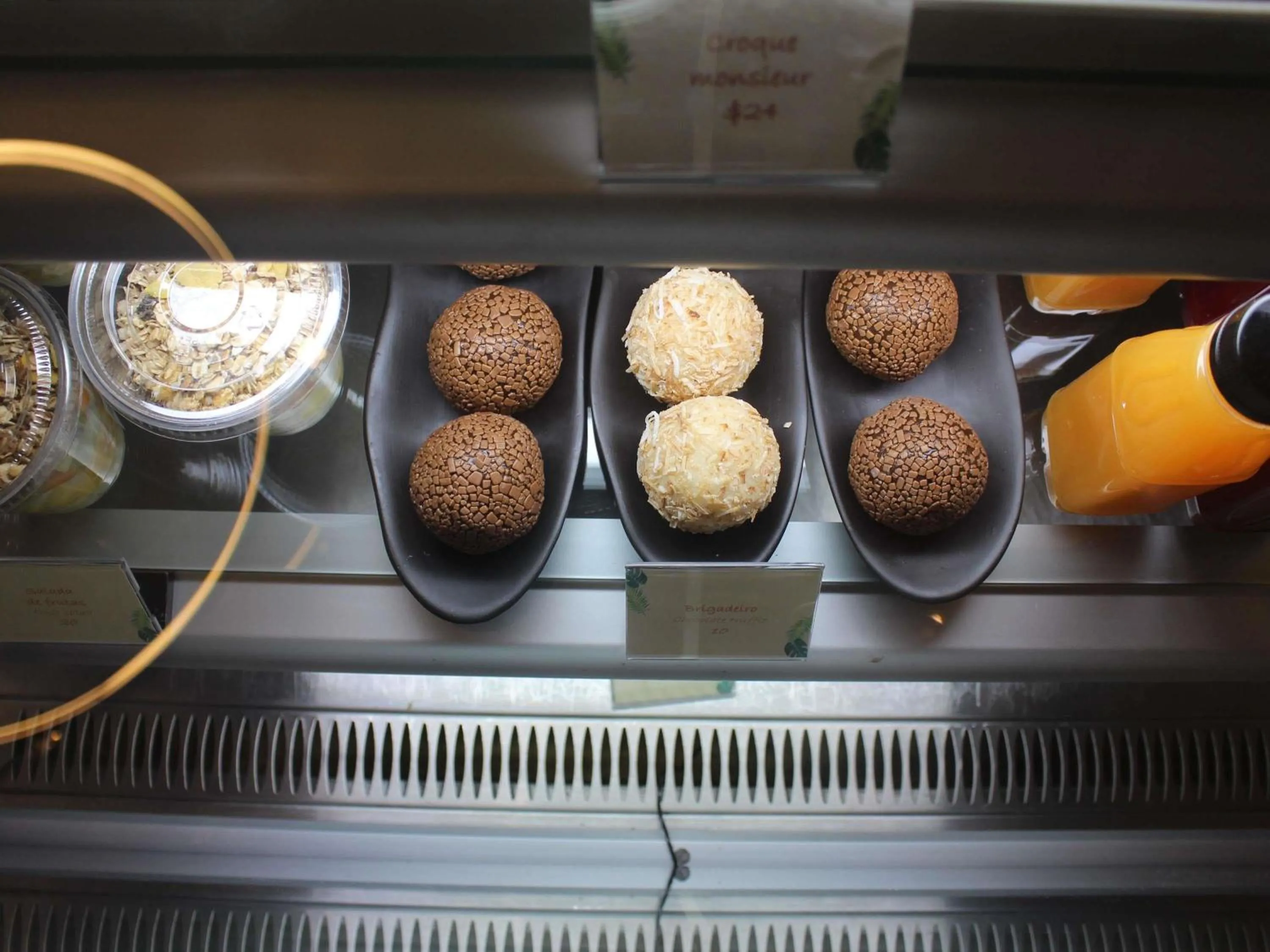 Restaurant/places to eat in Grand Mercure Sao Paulo Vila Olimpia