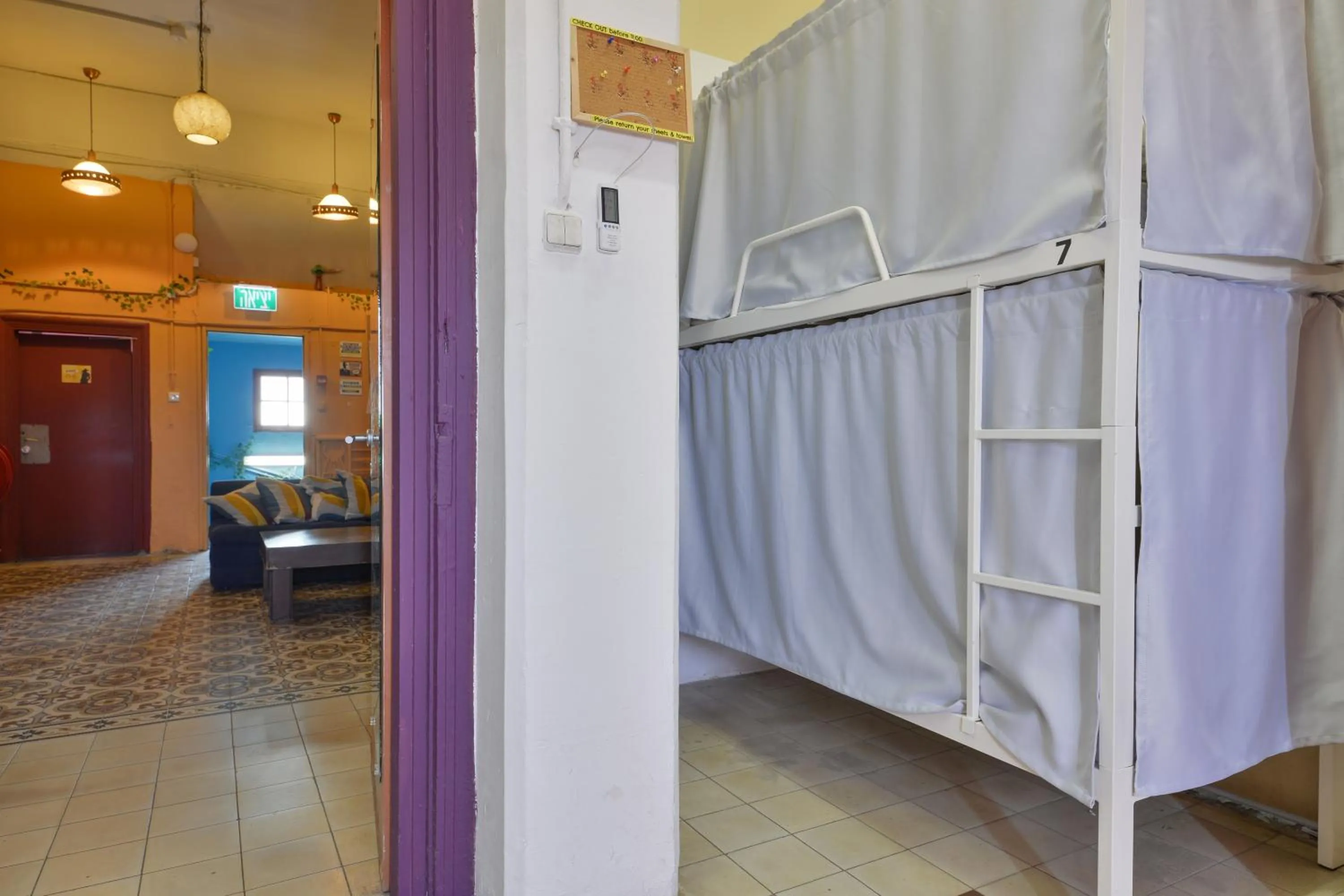 Bed in Roger's Hostel & Caravans Age 18-45