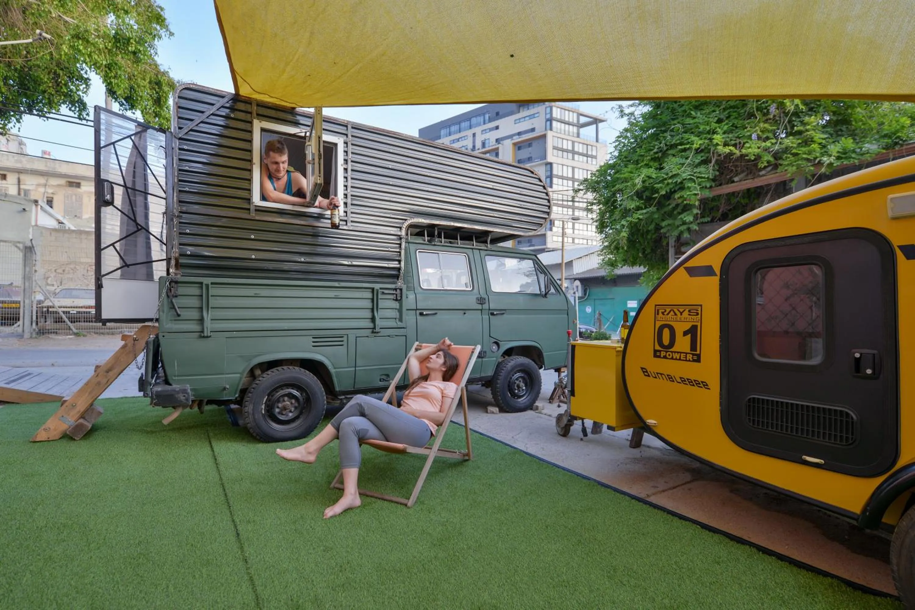 Roger's Hostel & Caravans Age 18-45