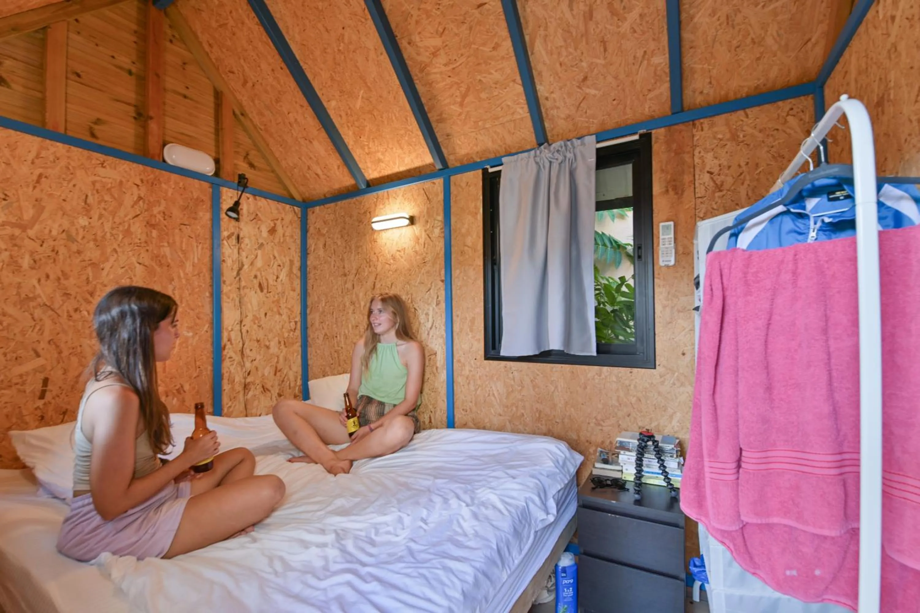 Bed in Roger's Hostel & Caravans Age 18-45