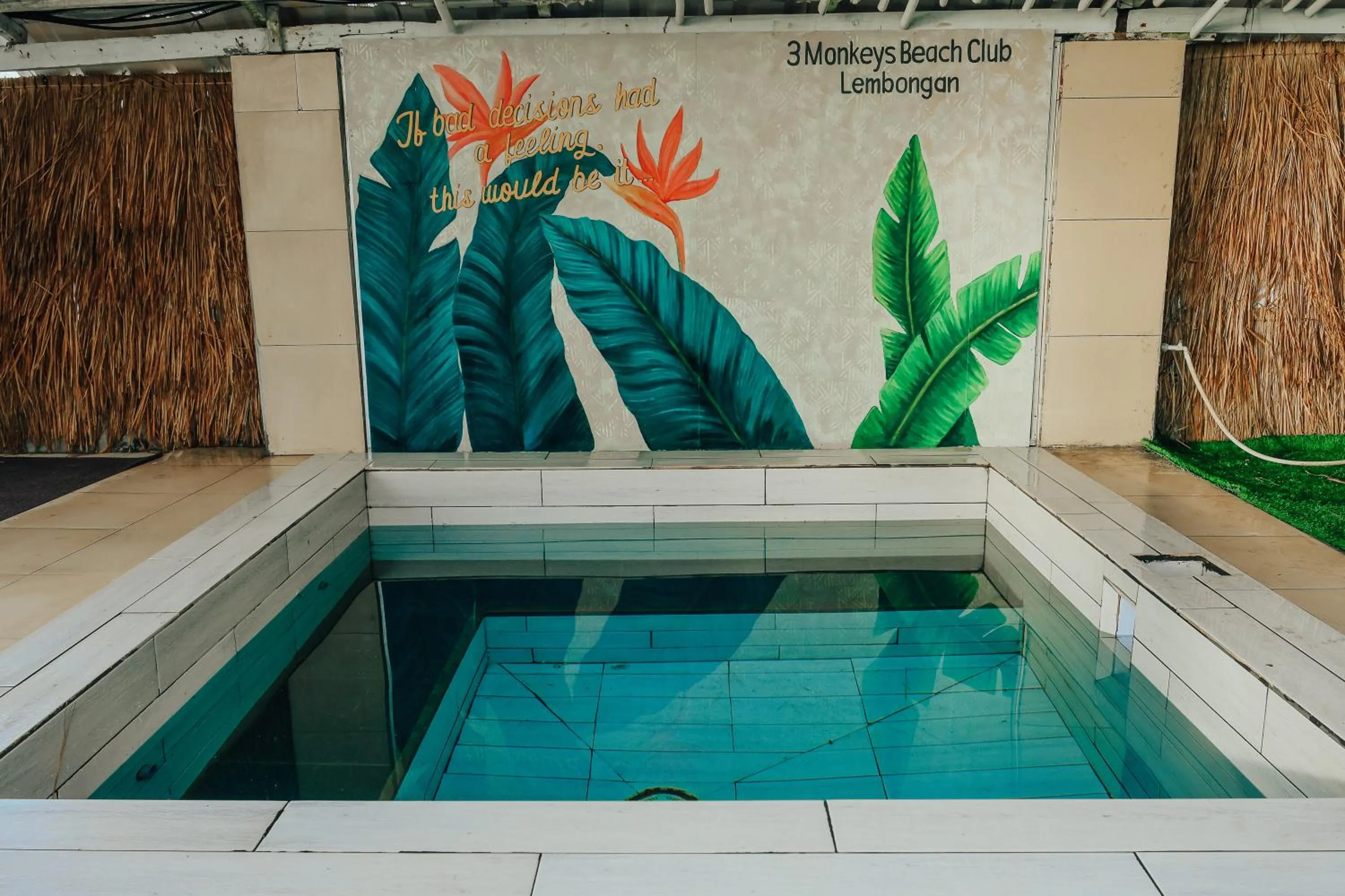 3 Monkeys Lembongan Studio apartments gym recovery centre