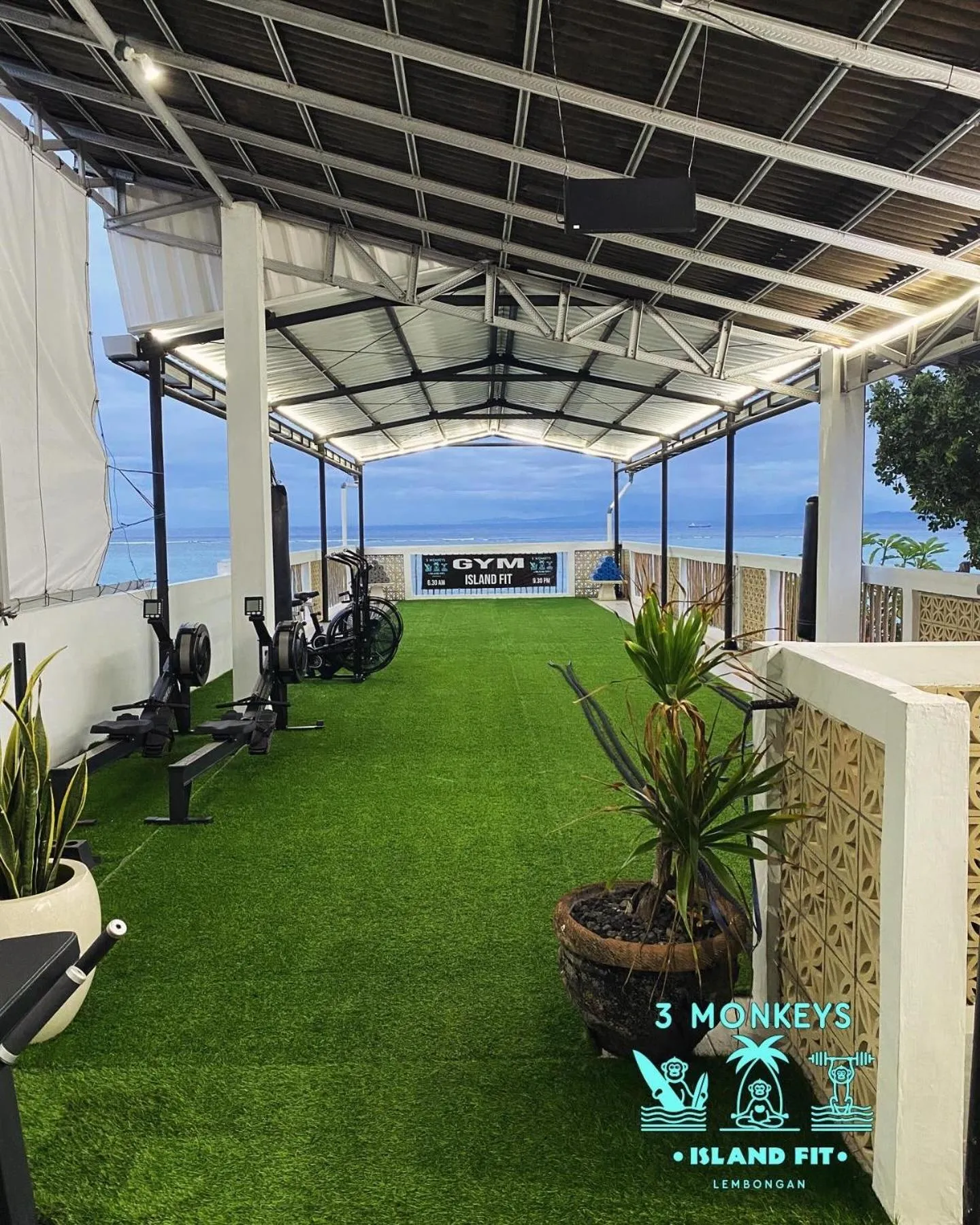 Fitness centre/facilities in 3 Monkeys Lembongan Studio apartments gym recovery centre
