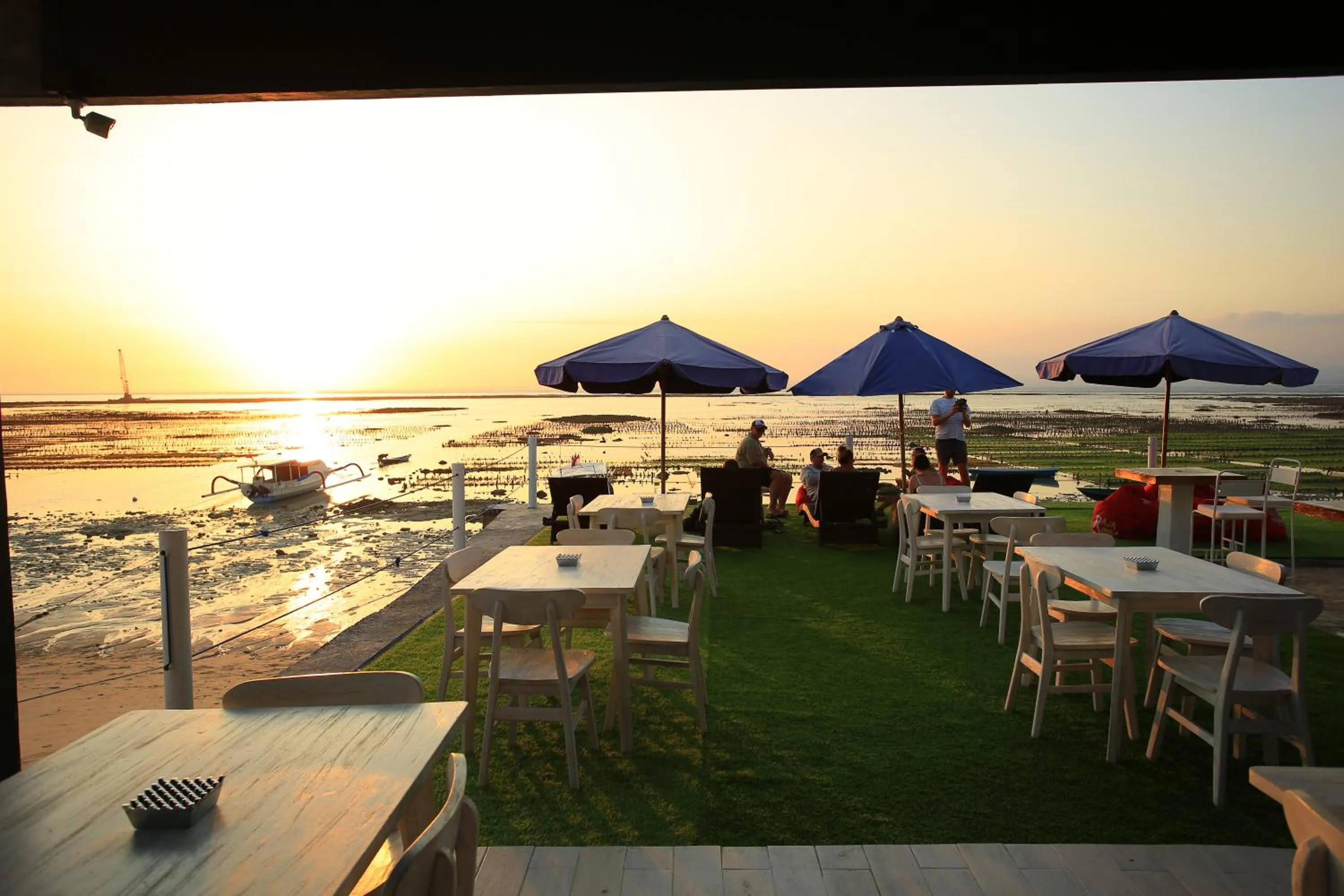 3 Monkeys Lembongan Studio apartments gym recovery centre