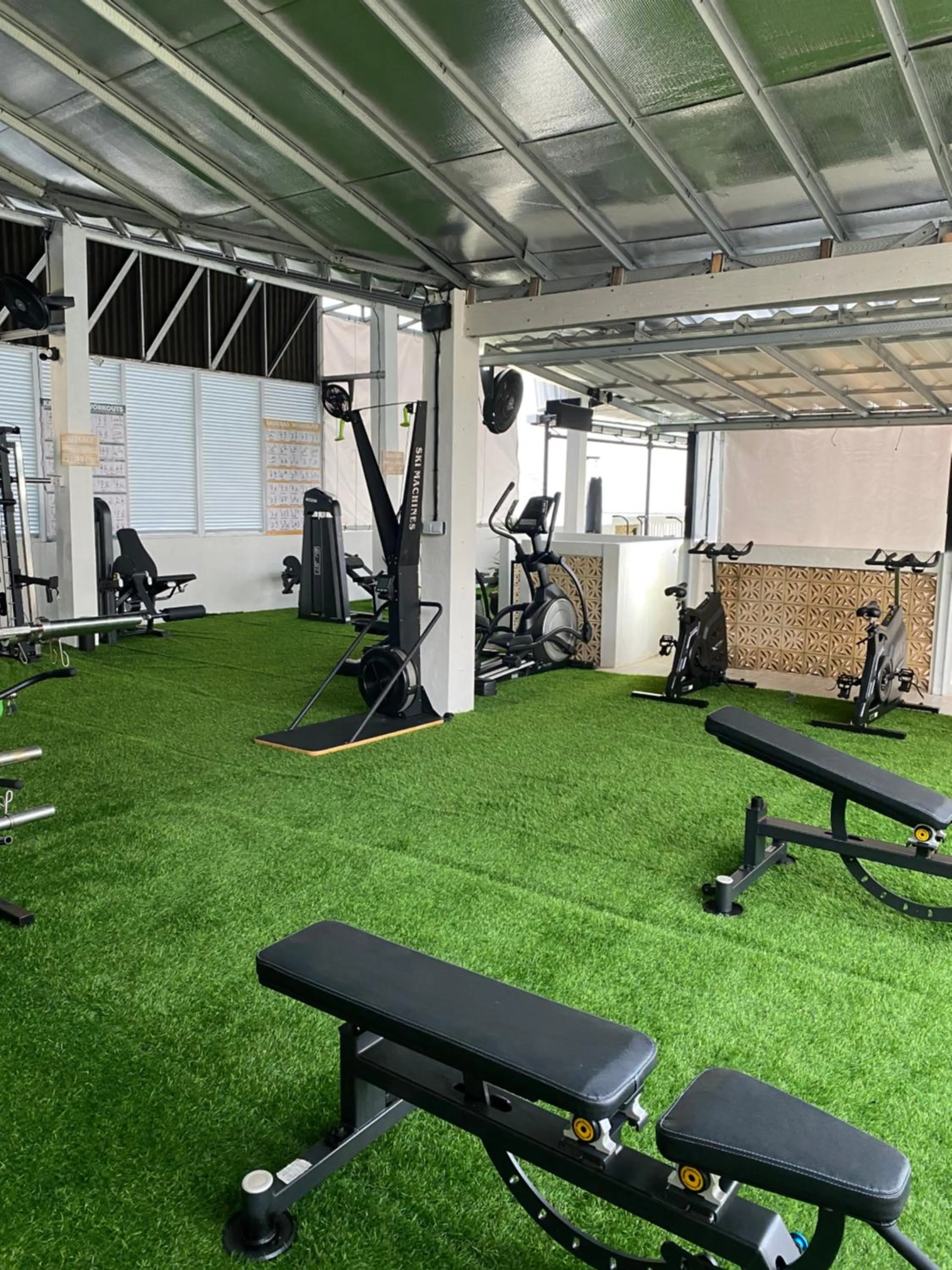 Fitness centre/facilities in 3 Monkeys Lembongan Studio apartments gym recovery centre