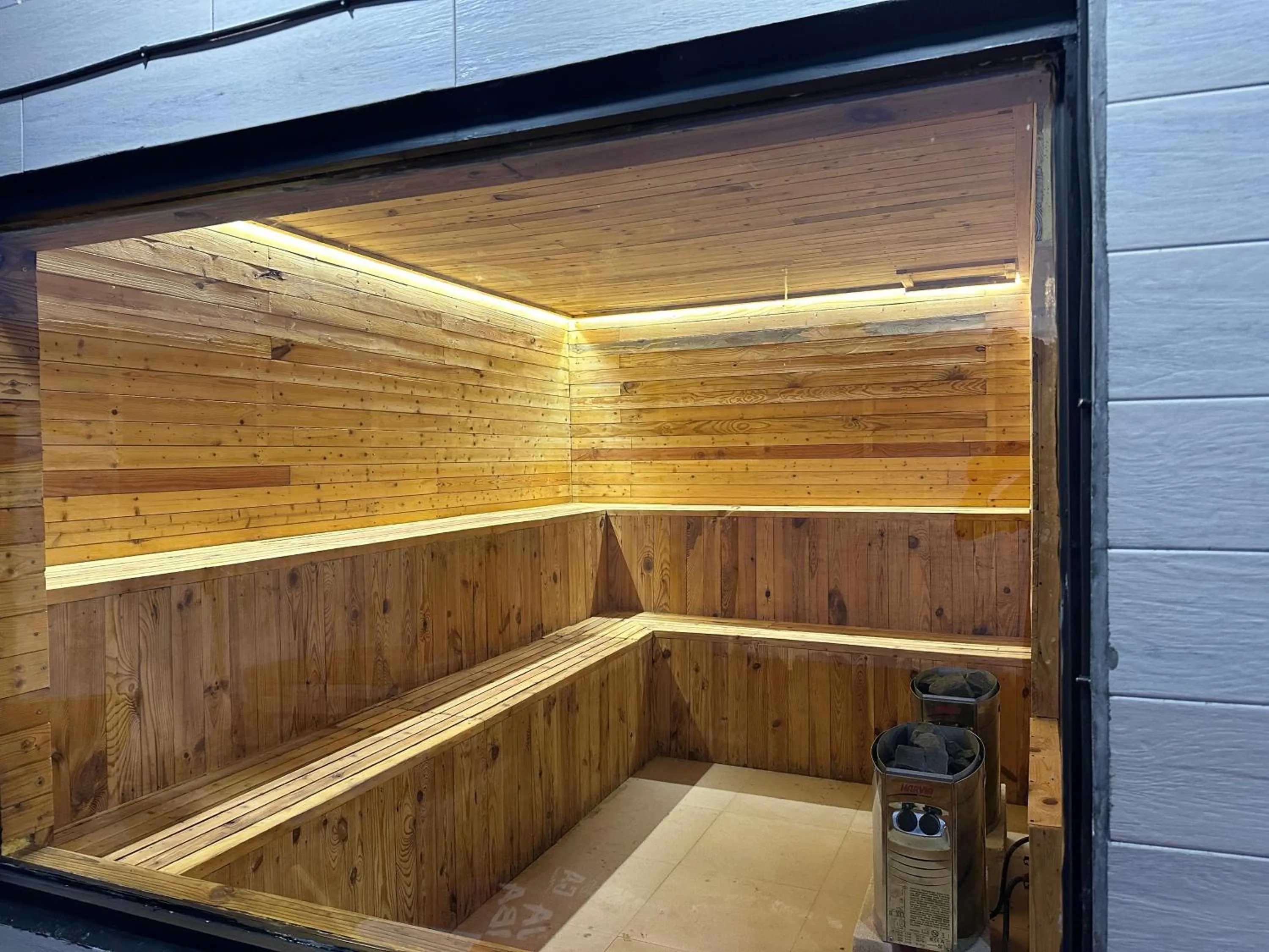 Sauna in 3 Monkeys Lembongan Studio apartments gym recovery centre