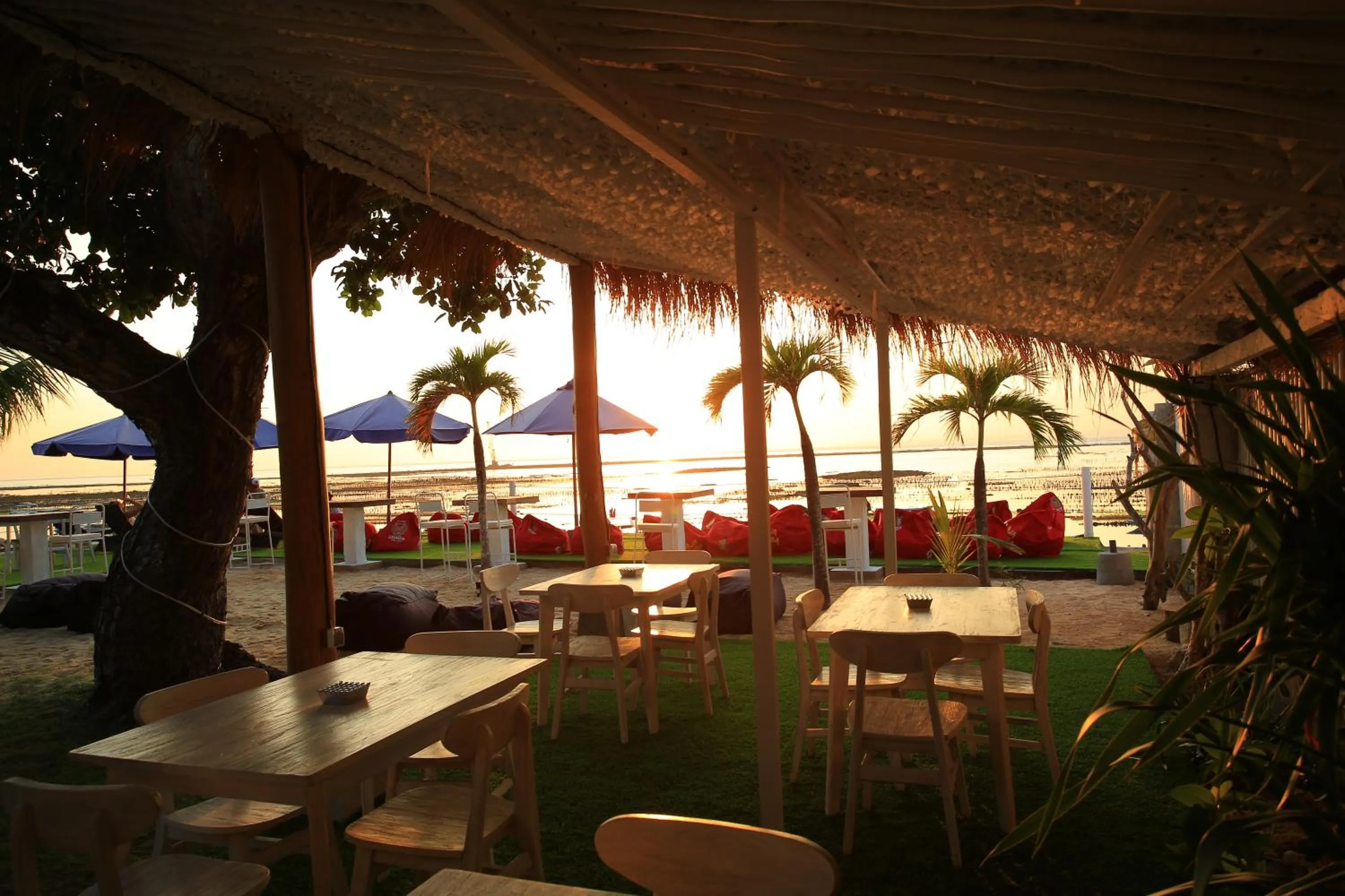 3 Monkeys Lembongan Studio apartments gym recovery centre