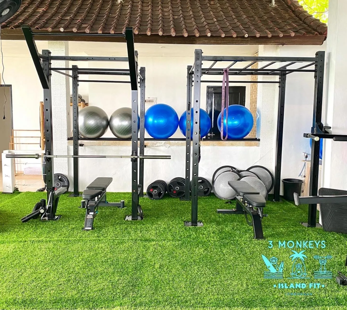 3 Monkeys Lembongan Studio apartments gym recovery centre