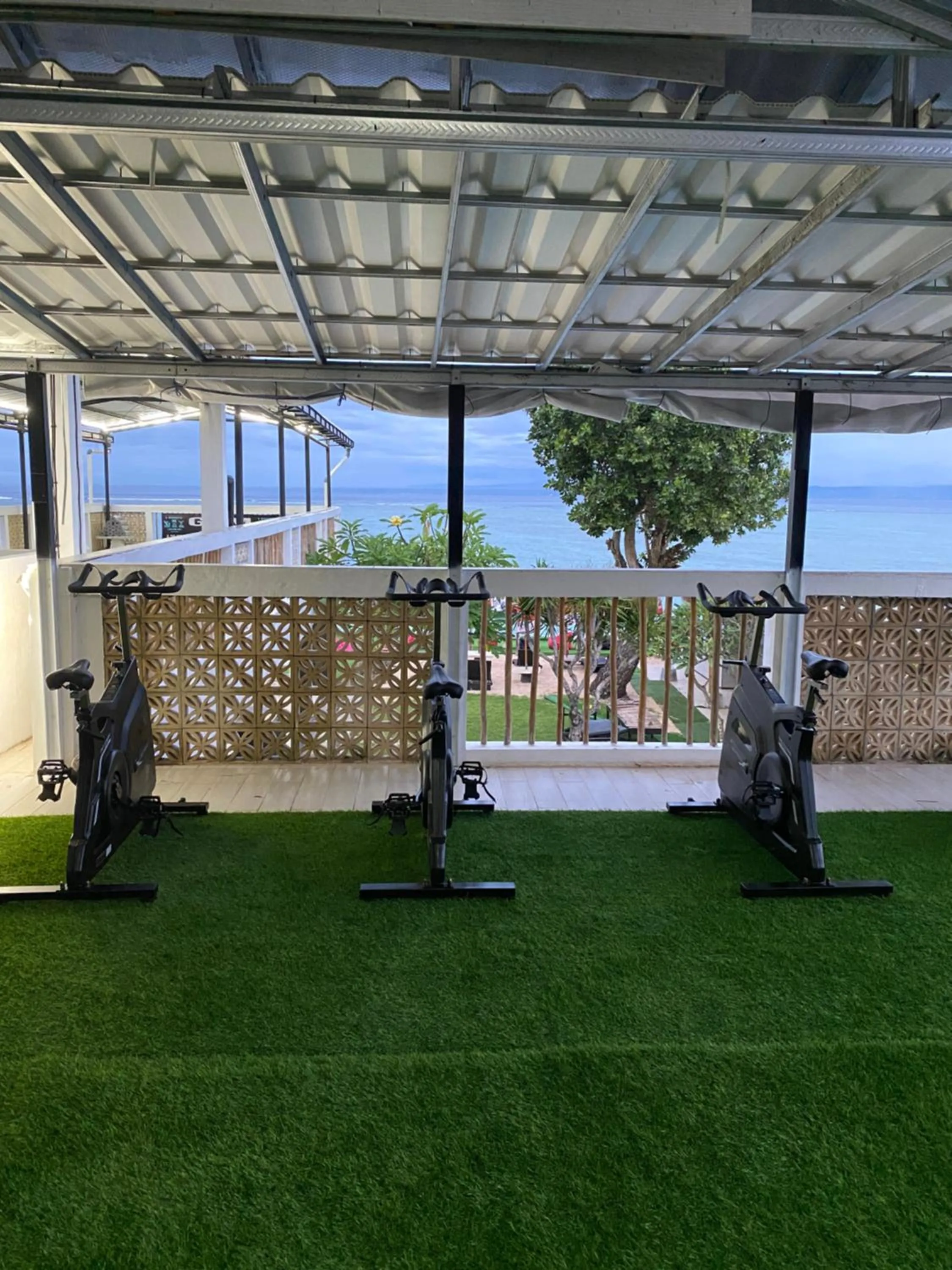 Fitness centre/facilities in 3 Monkeys Lembongan Studio apartments gym recovery centre