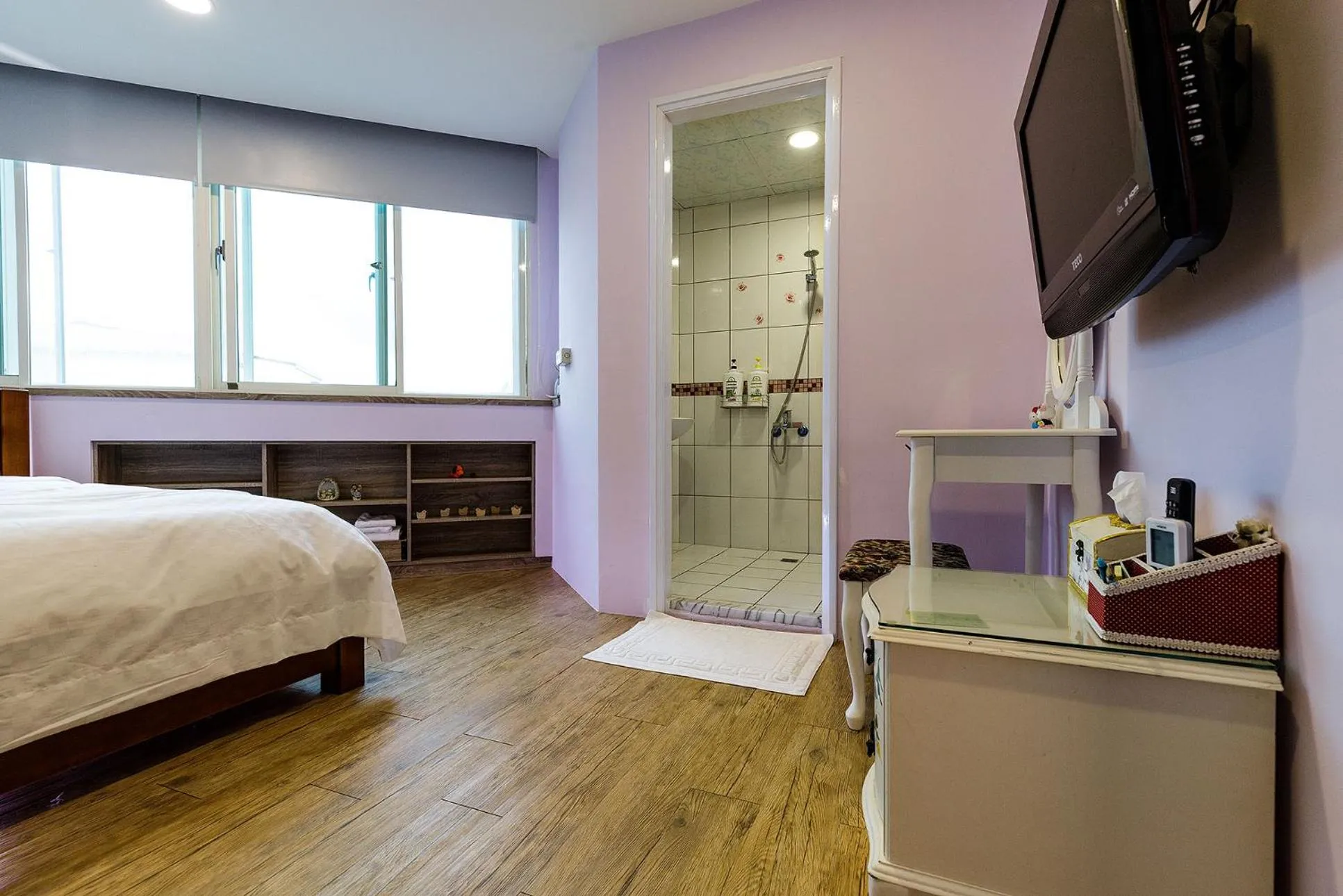 Photo of the whole room, Bed in Yi Jing BnB