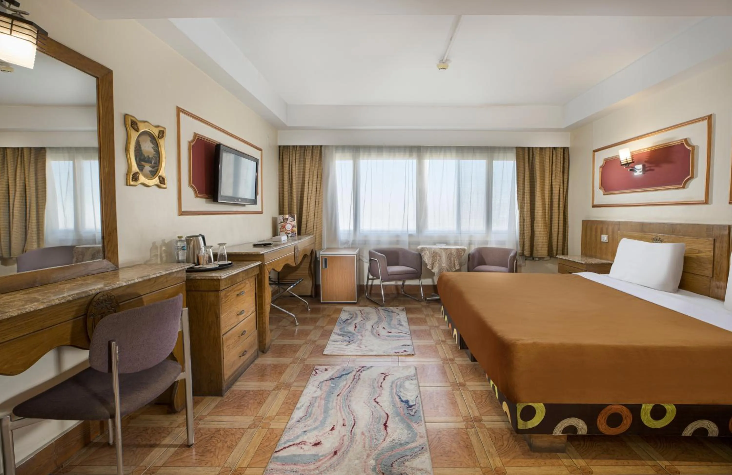 Photo of the whole room, Bed in Kanzy Hotel Cairo