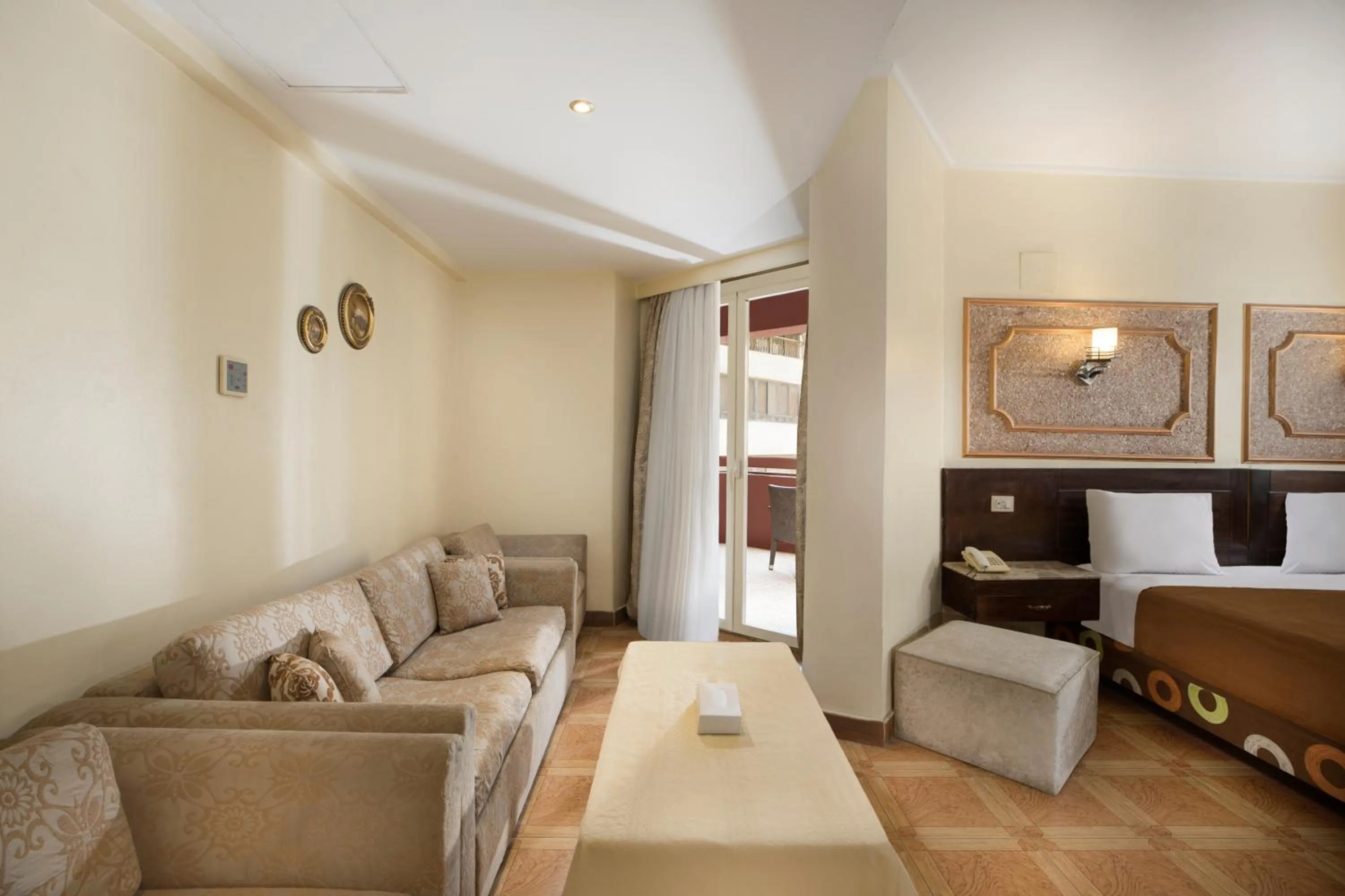 Photo of the whole room, Bed in Kanzy Hotel Cairo