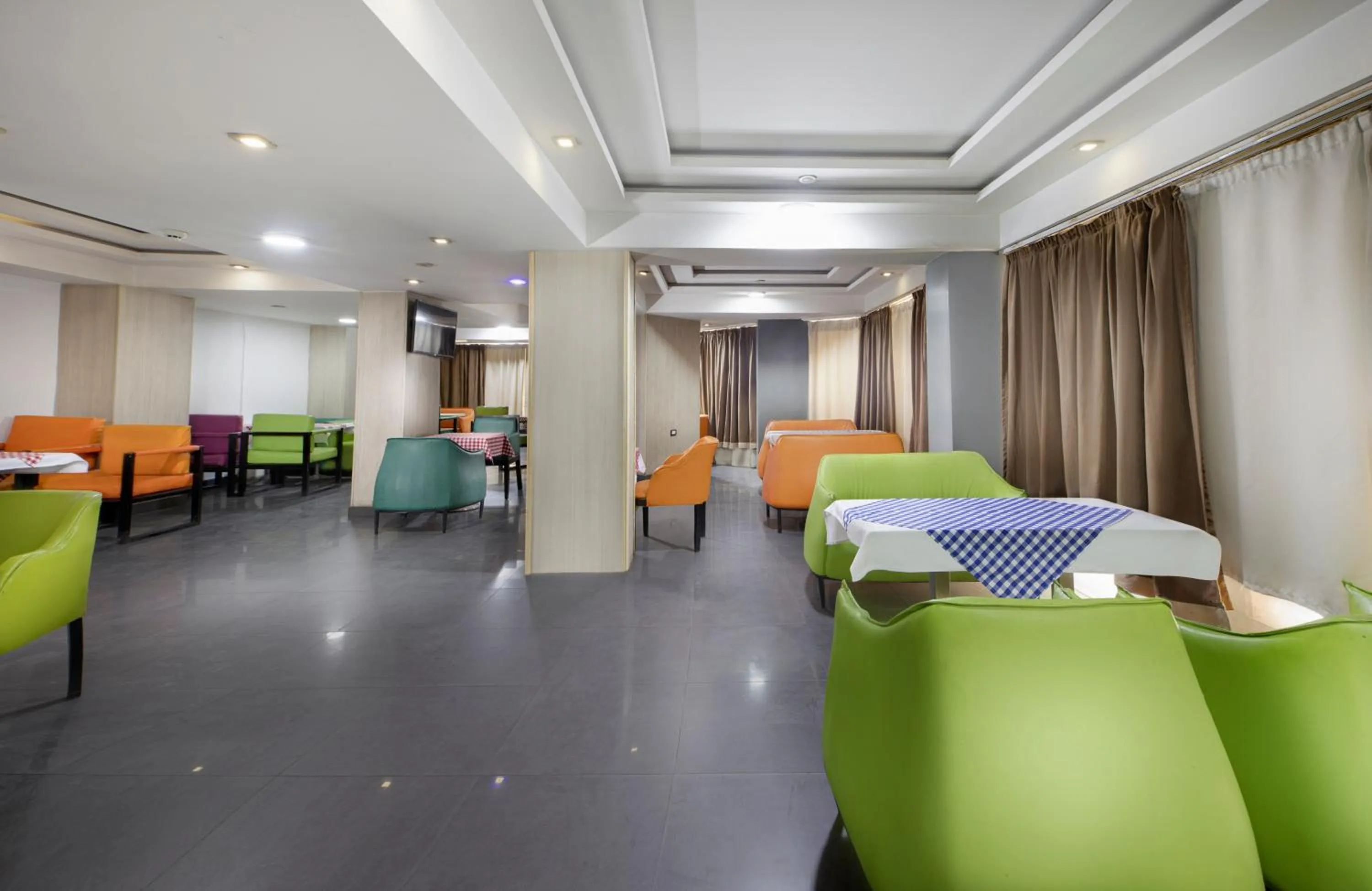 Restaurant/places to eat in Kanzy Hotel Cairo