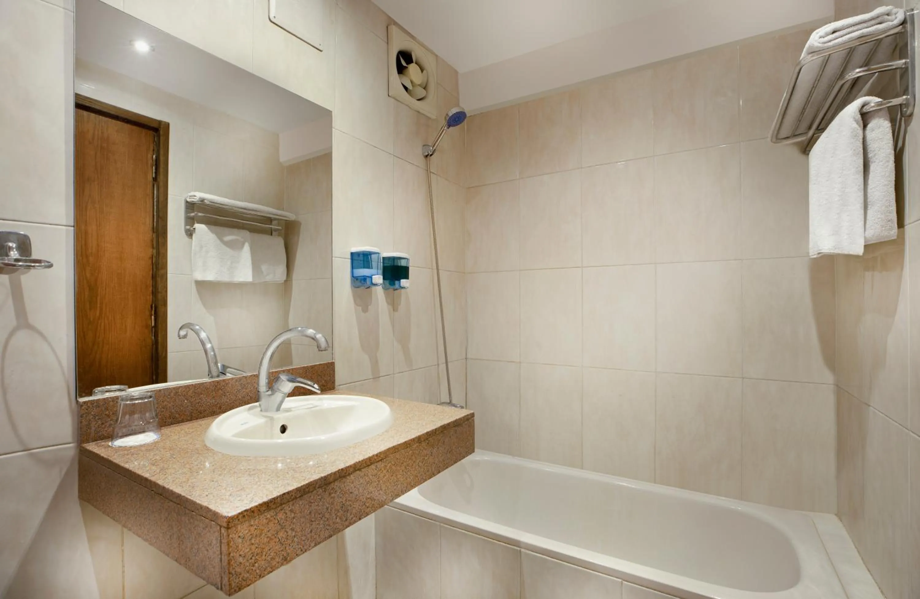 Bathroom in Kanzy Hotel Cairo