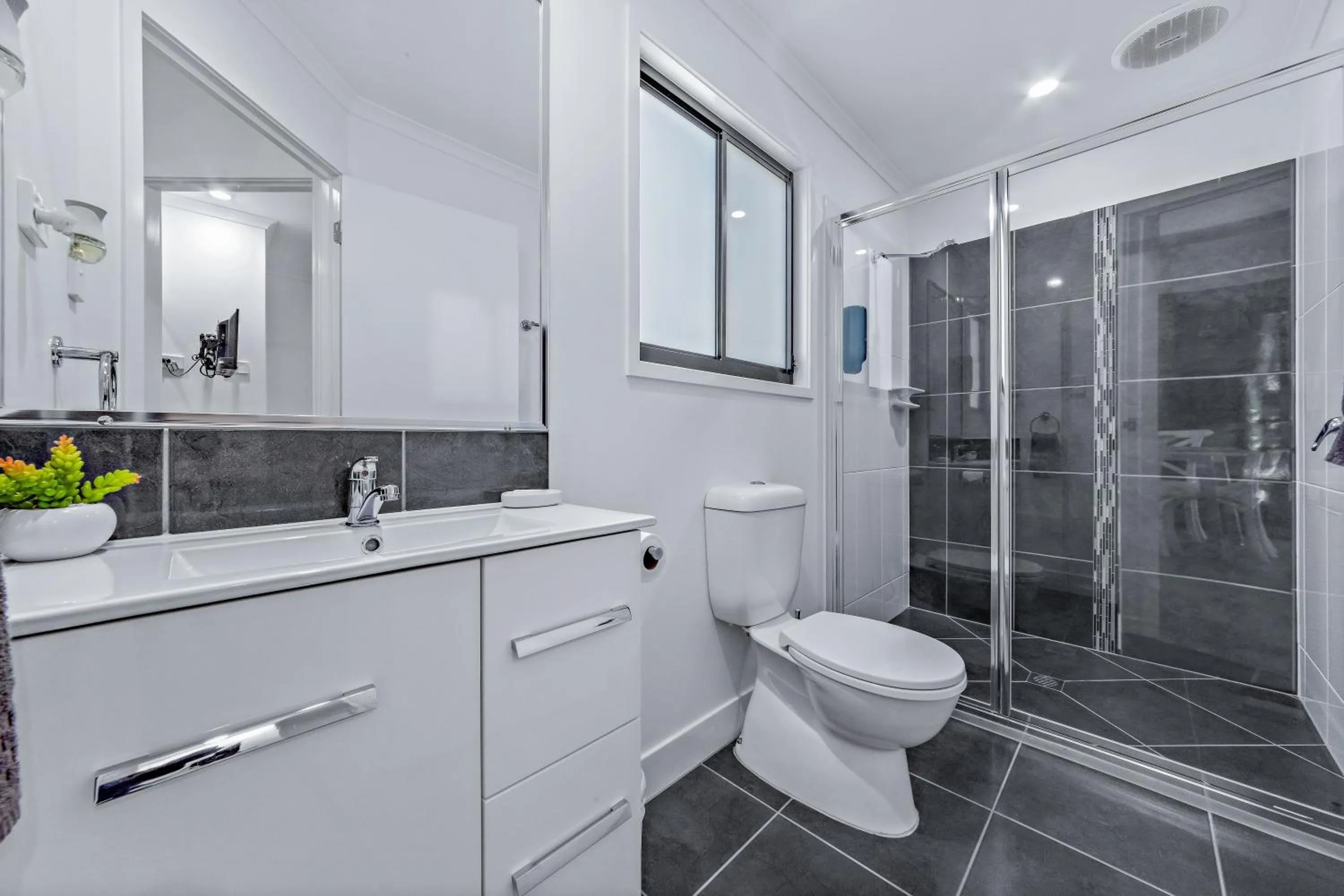 Shower in BIG4 Whitsunday Islands Holiday Park