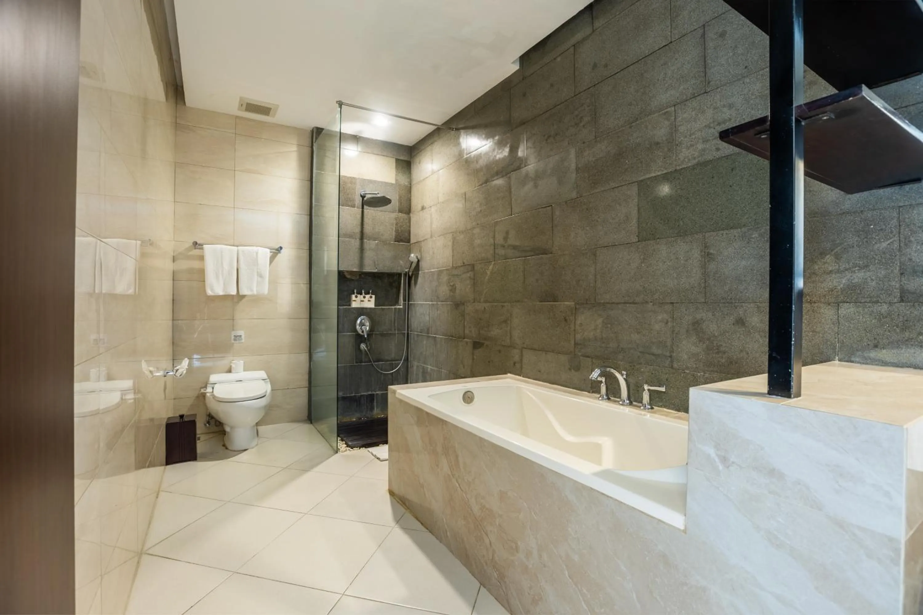 Shower in La Paradis Villa