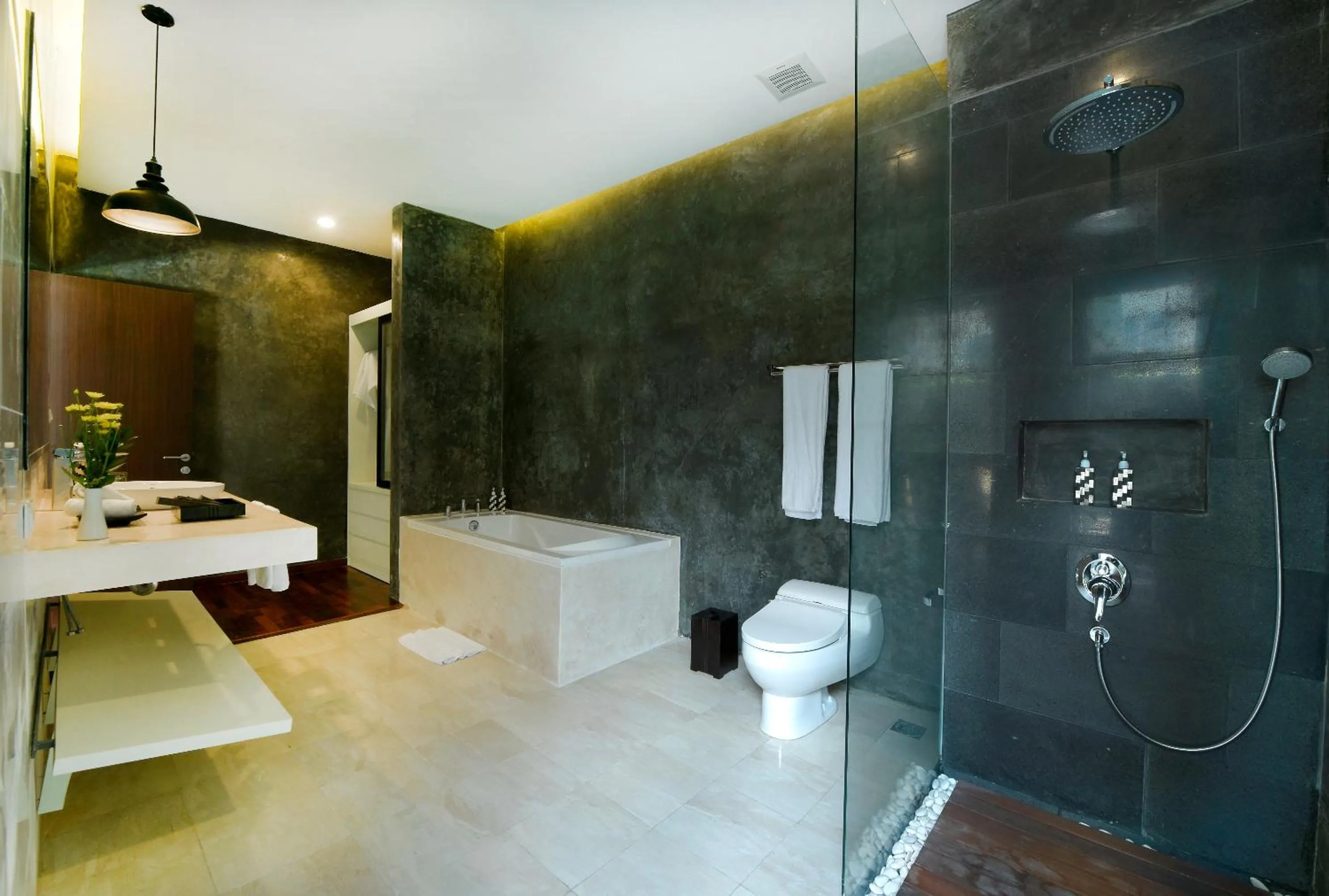 Shower in La Paradis Villa