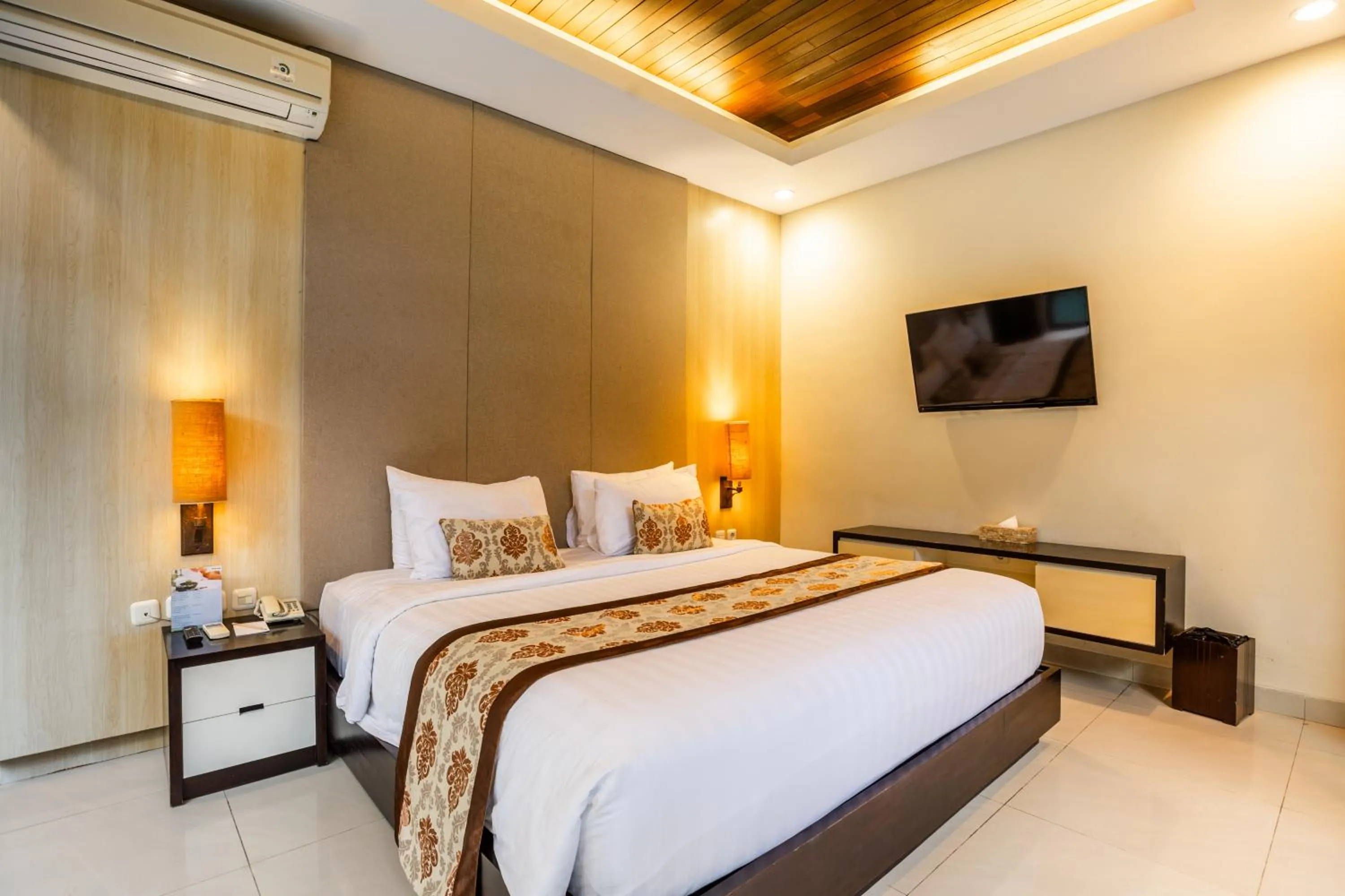 Bedroom, Bed in La Paradis Villa