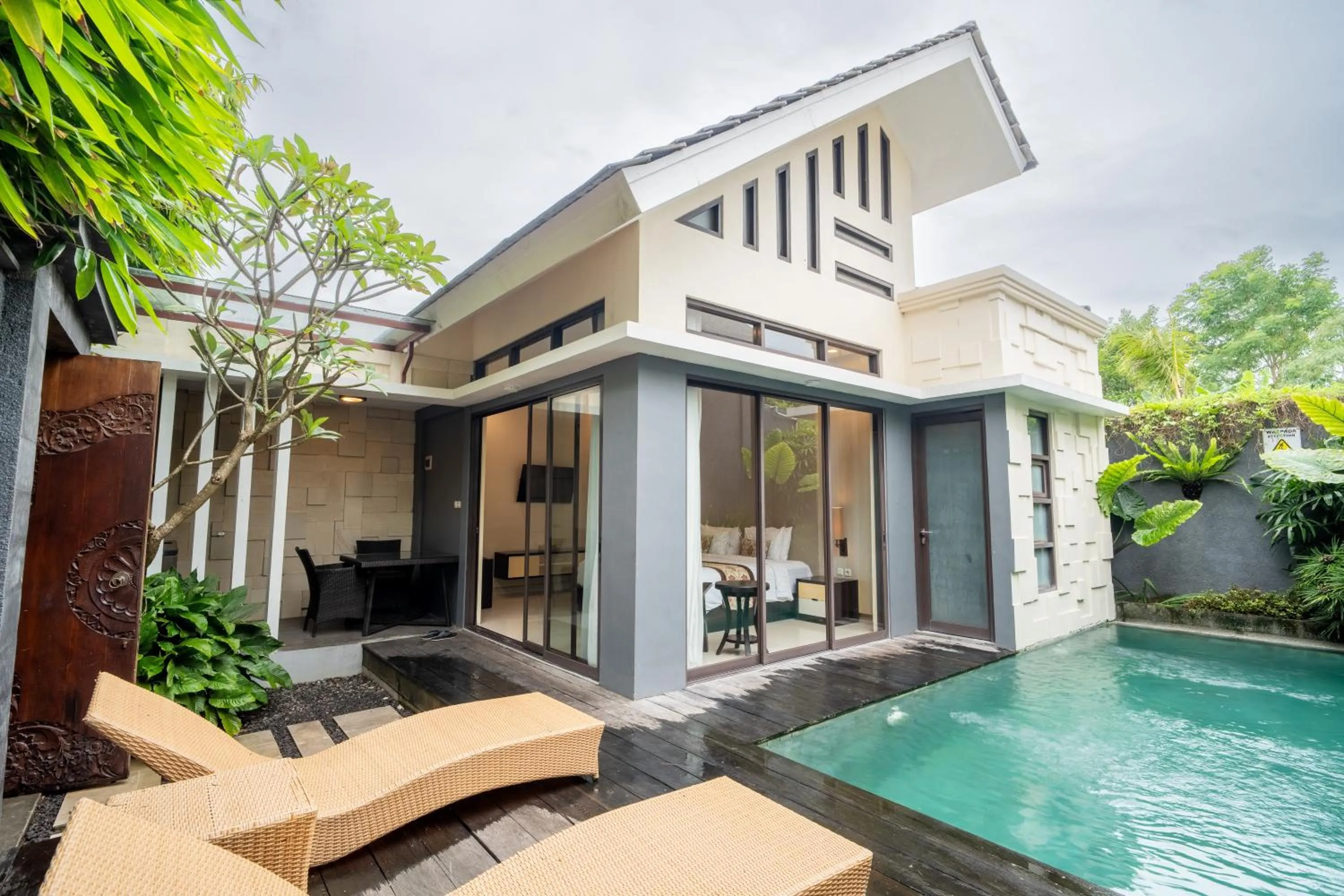 Property building in La Paradis Villa