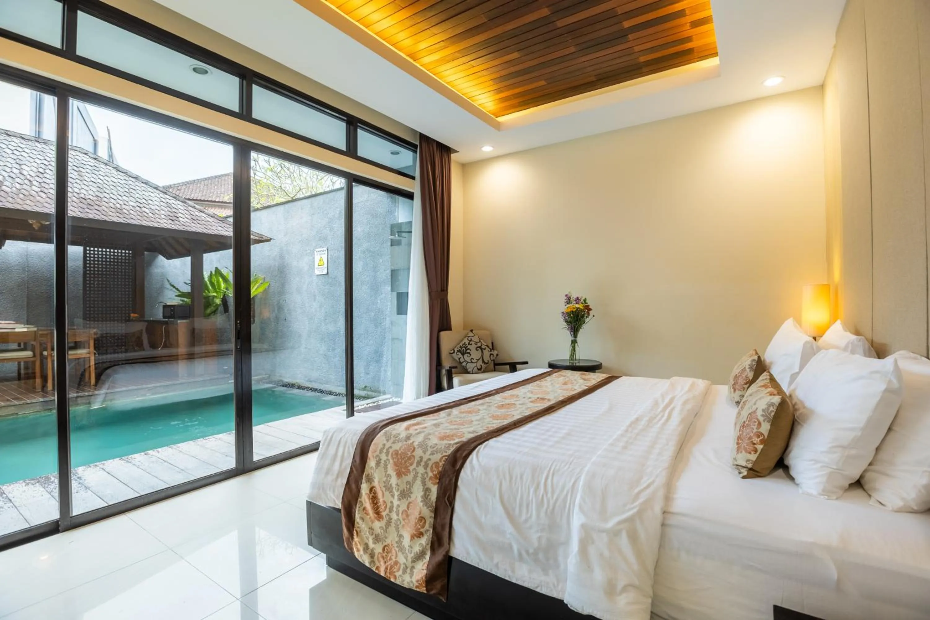 Bed in La Paradis Villa