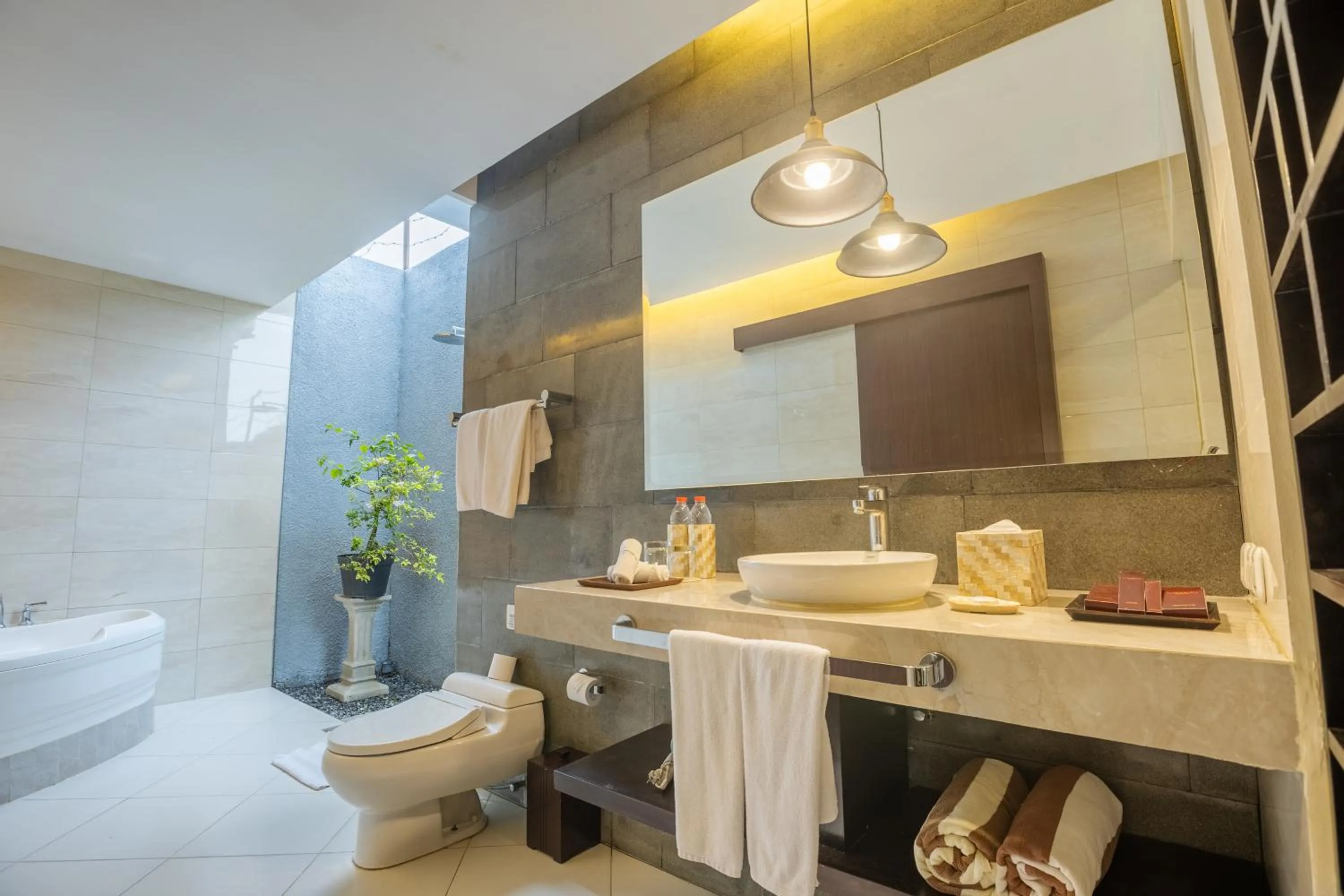 Bathroom in La Paradis Villa