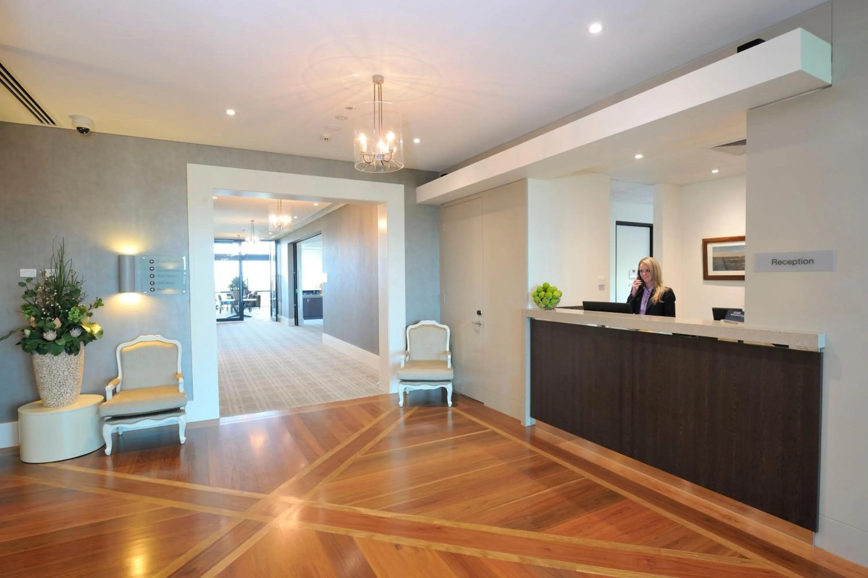 Lobby or reception in Mercure Portsea & Portsea Golf Club