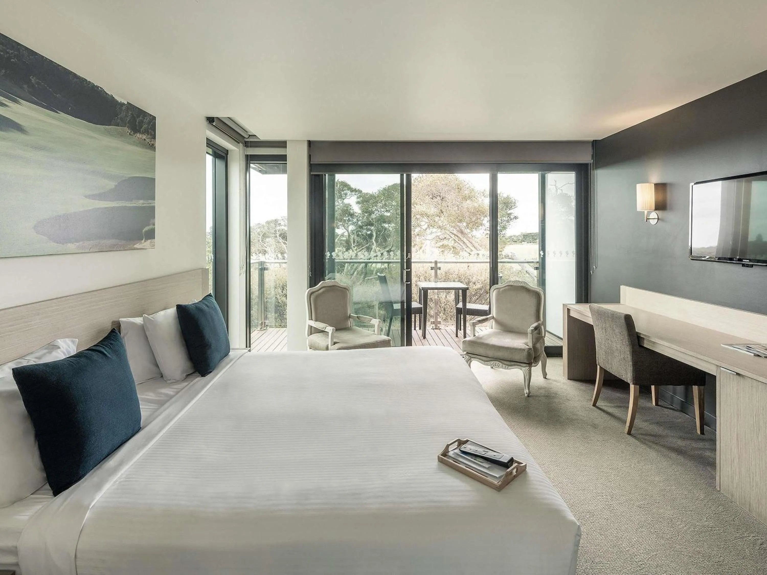 Bedroom, Bed in Mercure Portsea & Portsea Golf Club