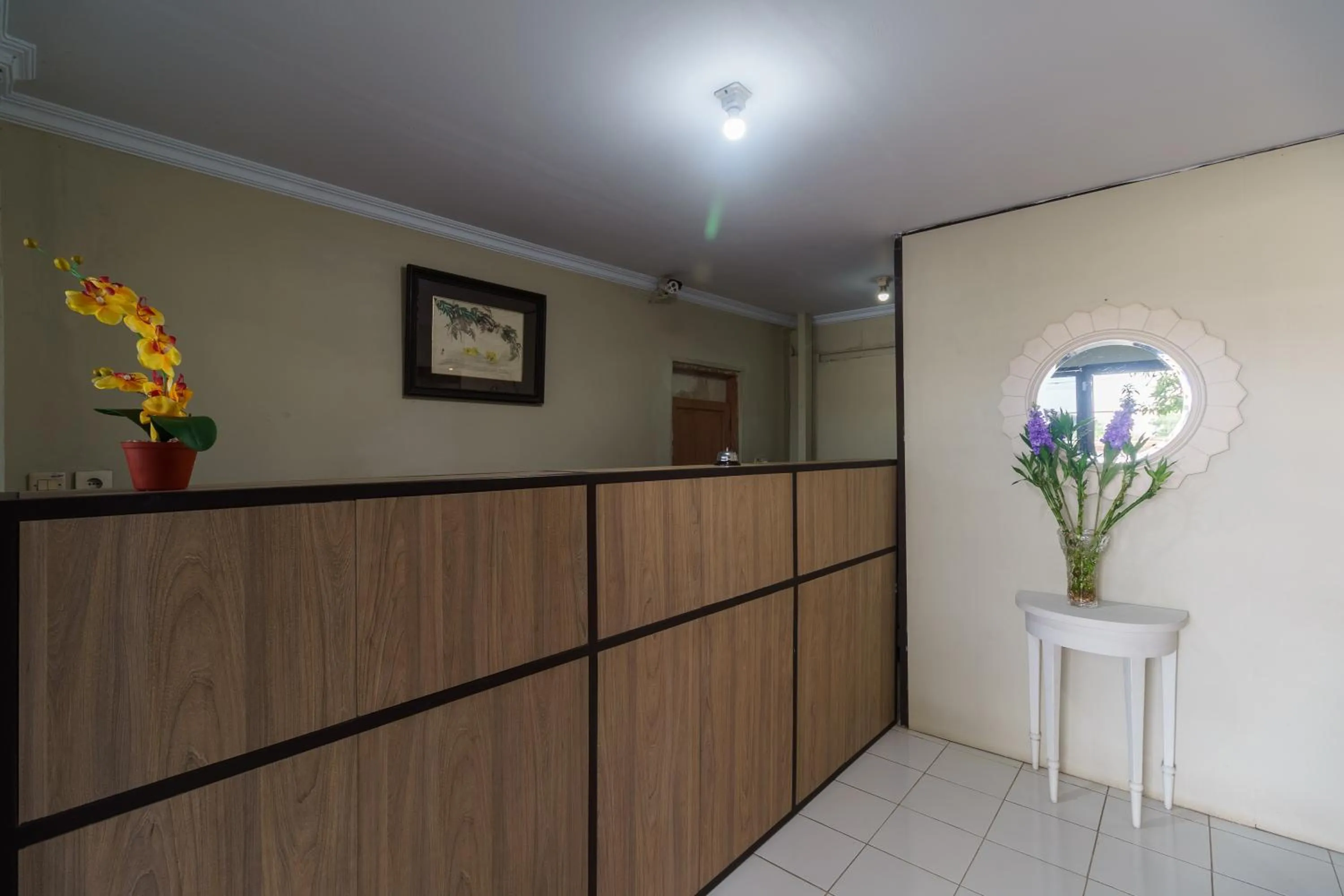 Lobby or reception in RedDoorz near Cikampek Mall Karawang