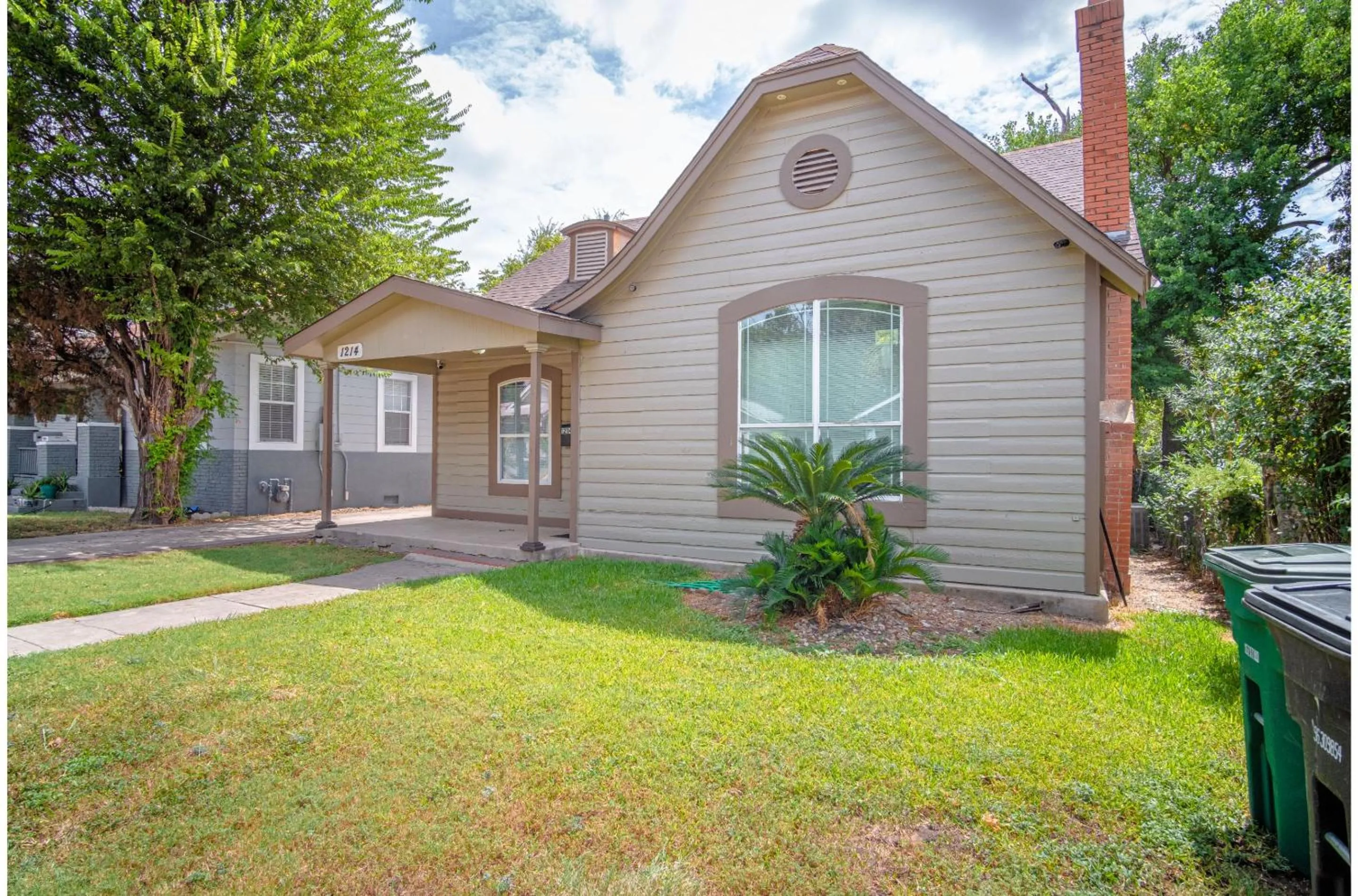 Property building in Florida St Nice Remodeled 3BR/2BA Near Downtown