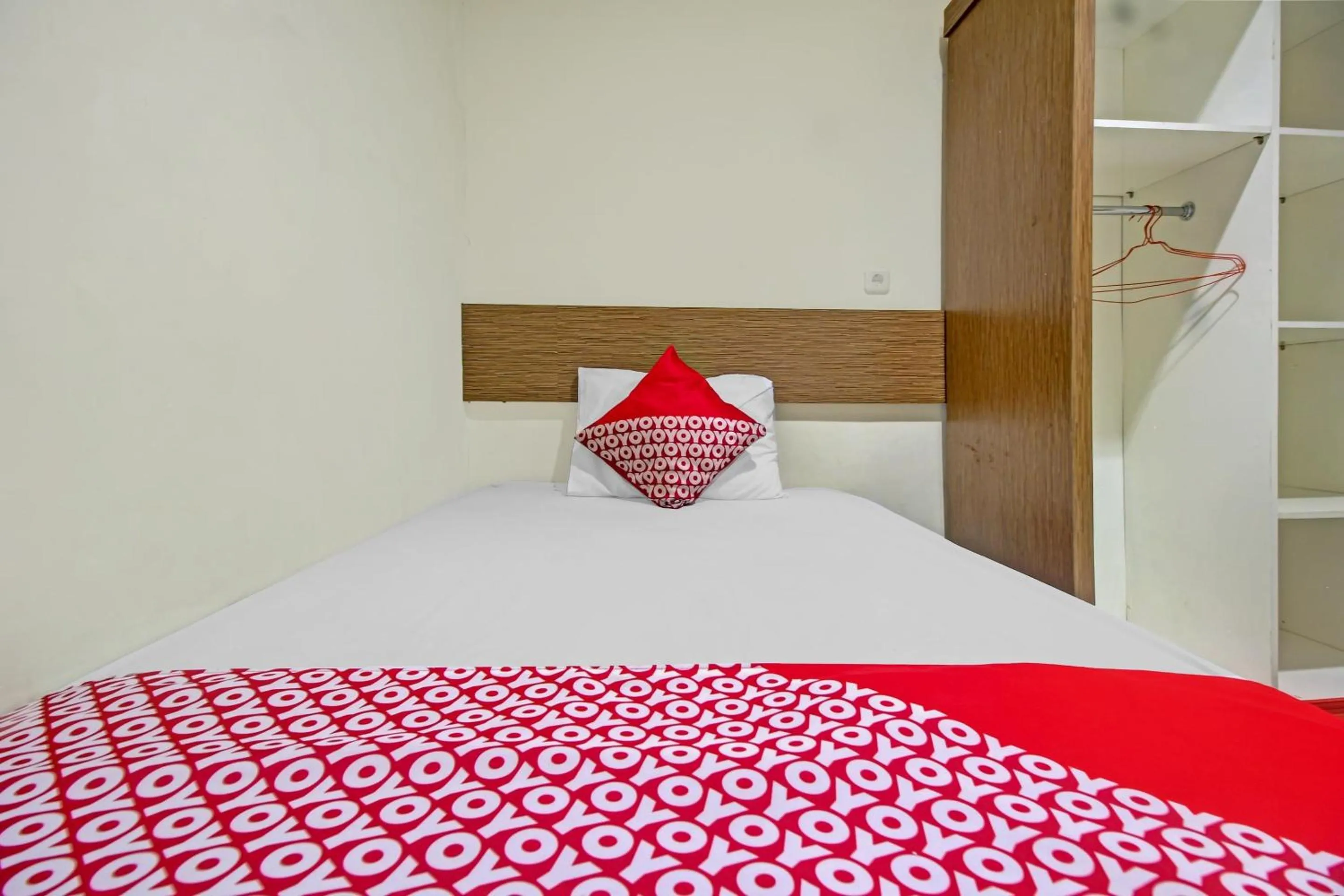 Bedroom in OYO 90412 My Kost