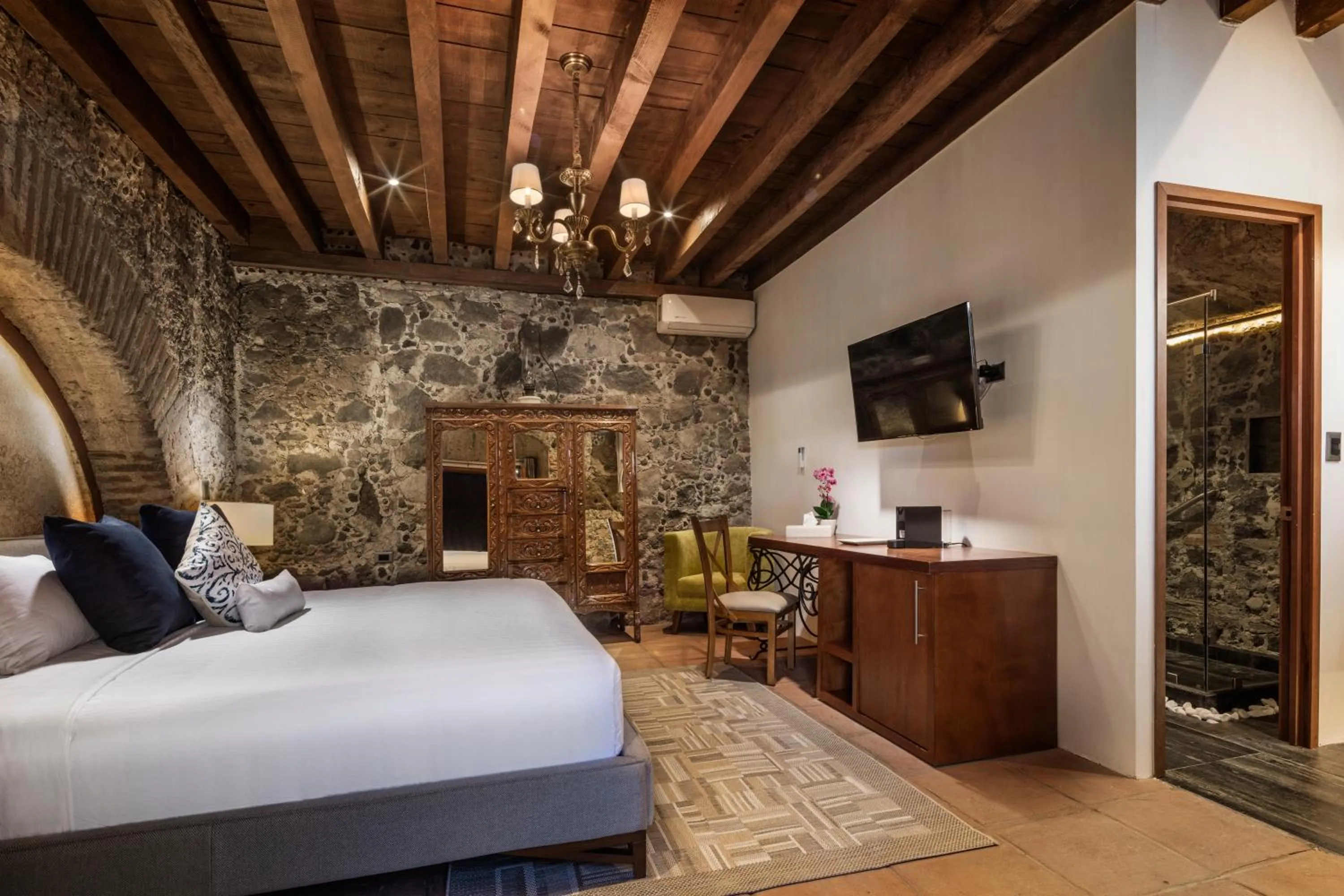 Bed in Hacienda Santo Cristo Hotel & Spa - Adults Only