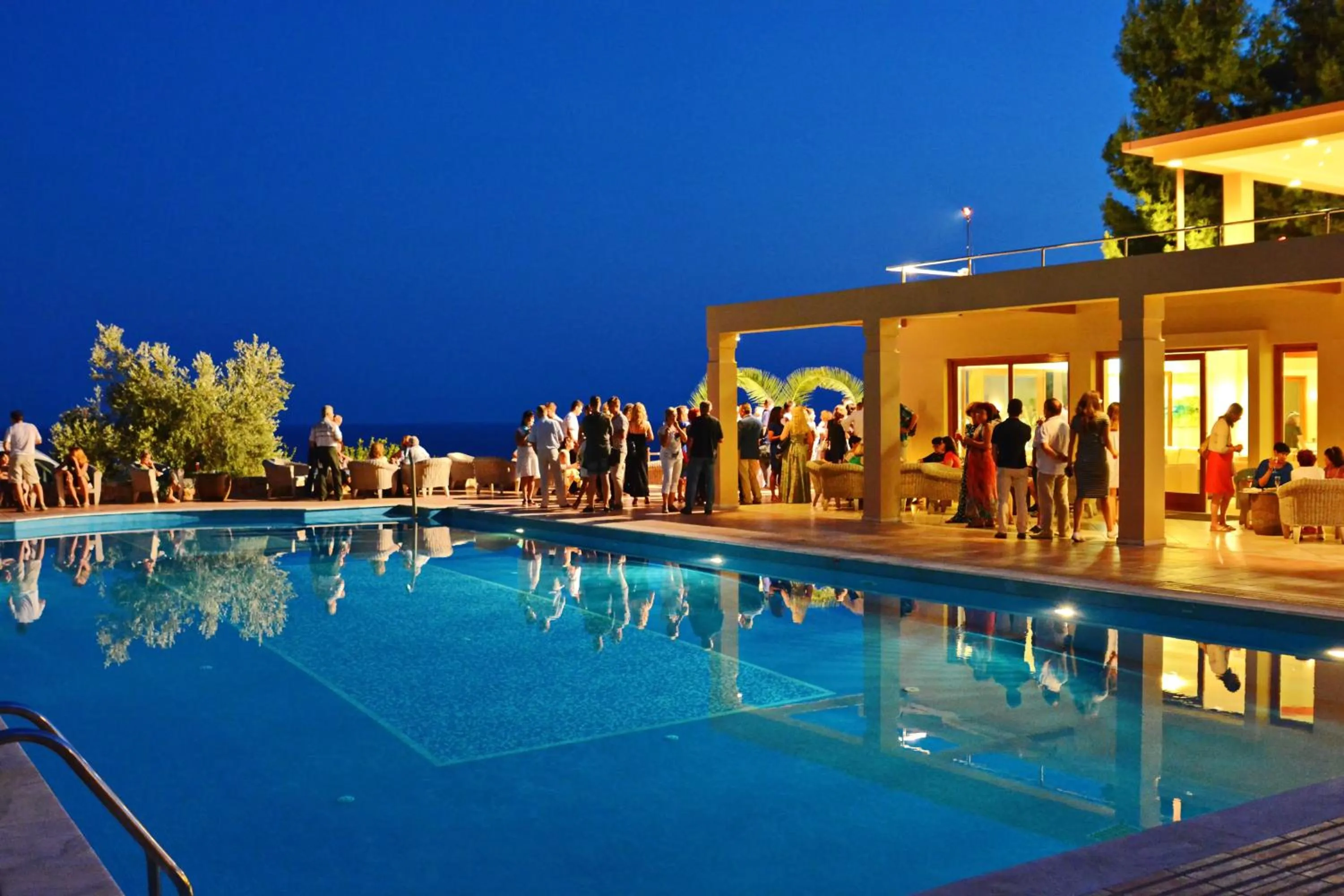 Night in Alonissos Beach Bungalows And Suites Hotel