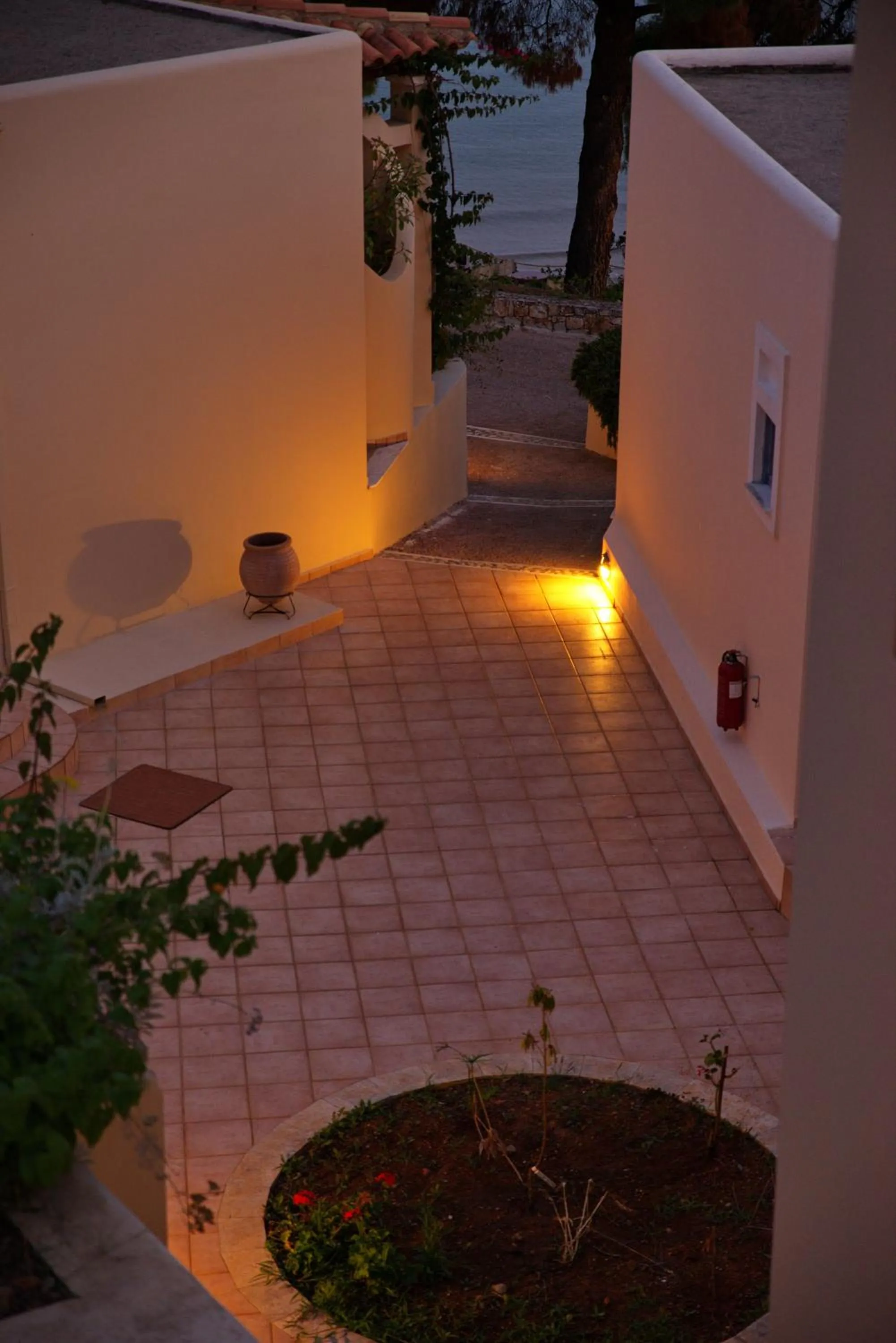 Garden in Alonissos Beach Bungalows And Suites Hotel