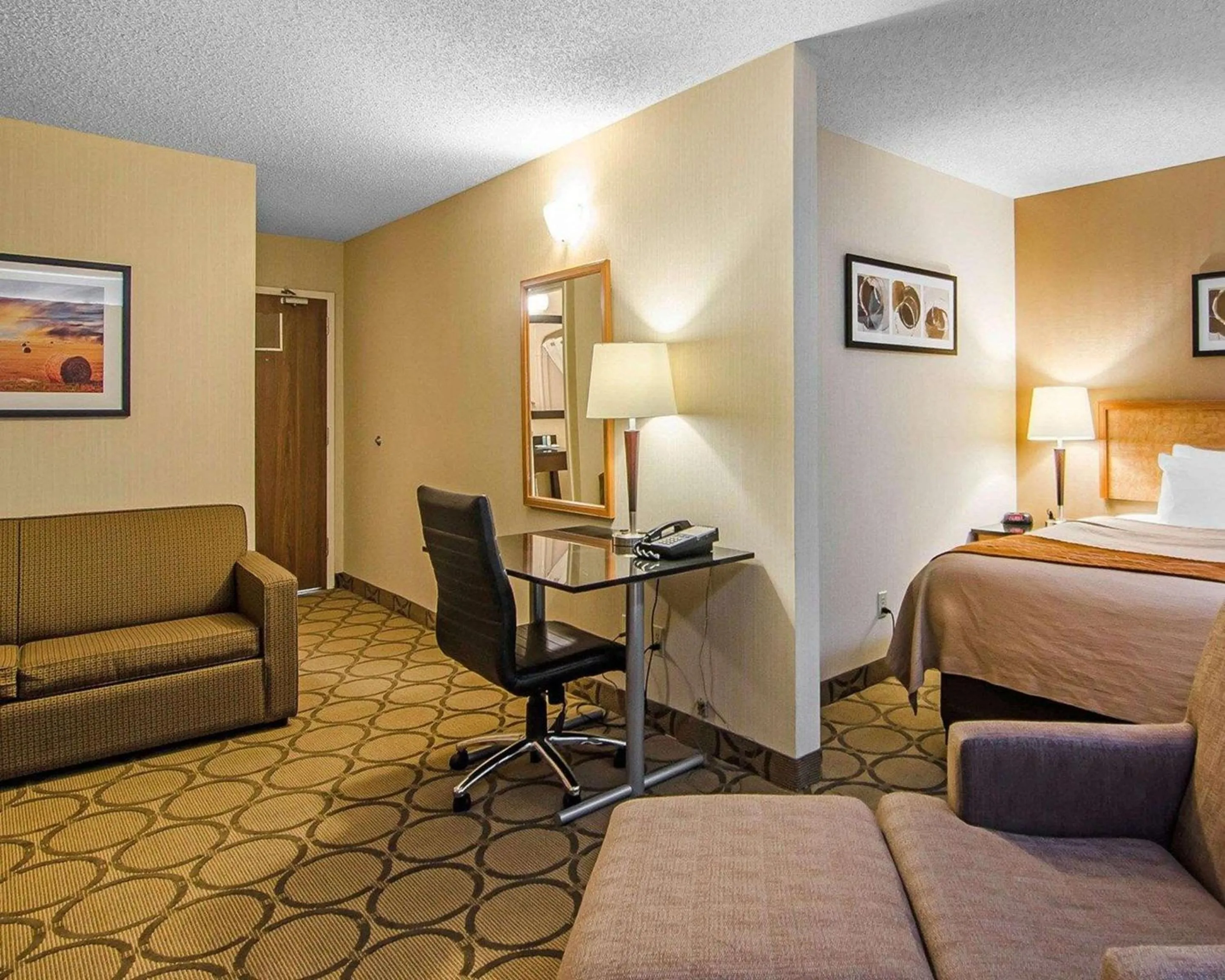 Photo of the whole room in Comfort Inn