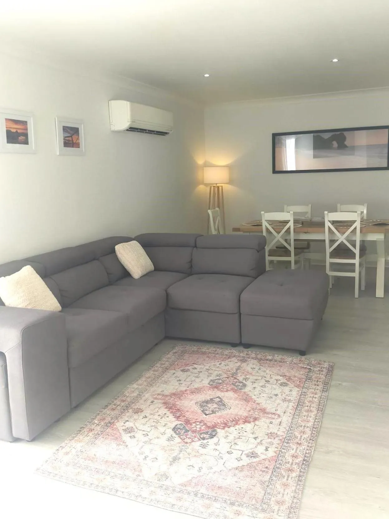 Living room in Bayview Motel